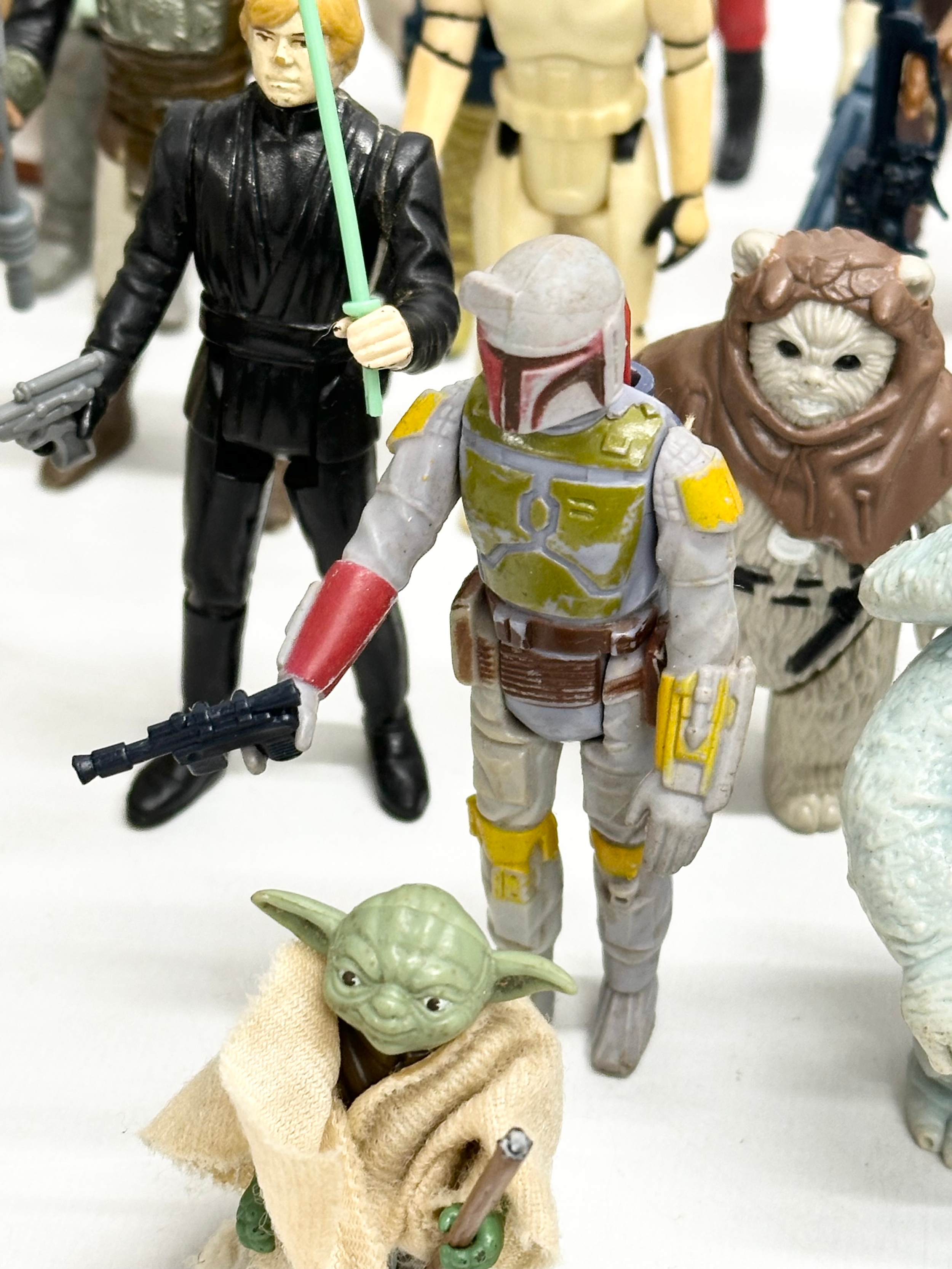 A collection of 1970’s/80’s Star Wars action figures and weapons. - Image 8 of 24