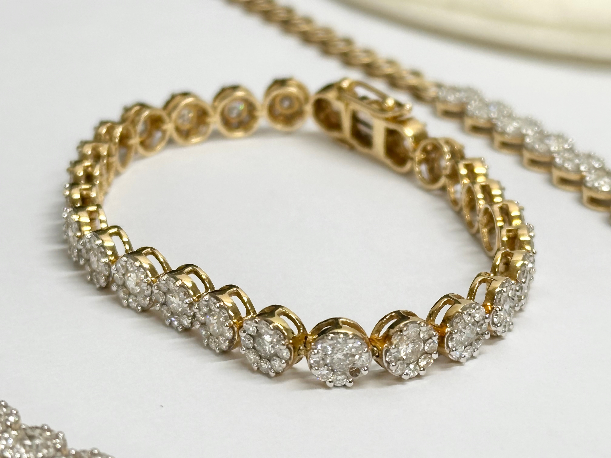 18ct gold and diamond set. 7ct Diamond necklace, 5ct diamond bracelet and matching ring. 48.3 grams - Image 3 of 6