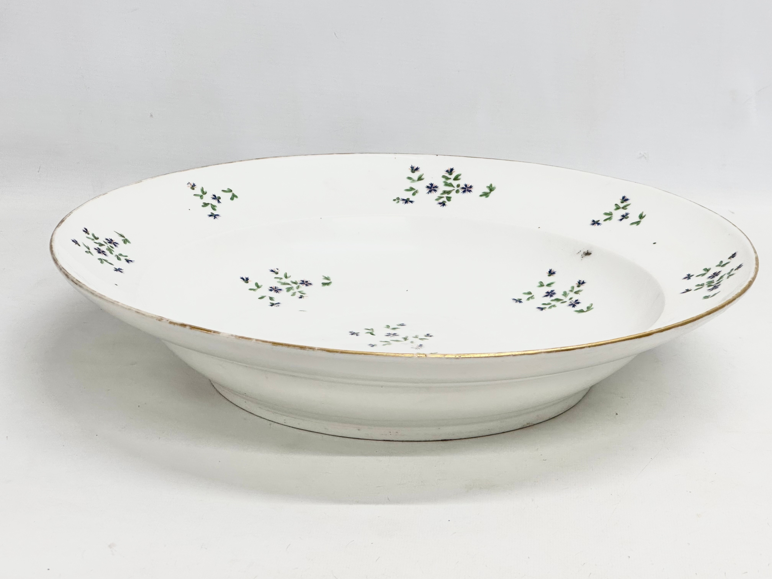 A large Early 19th Century French Empire ‘Sprig Cornflower’ Paris Porcelain bowl. 42x8.5cm - Image 4 of 7