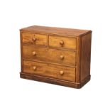 A late Victorian mahogany chest of drawers. Circa 1870s/1880s. 98x45x75cm