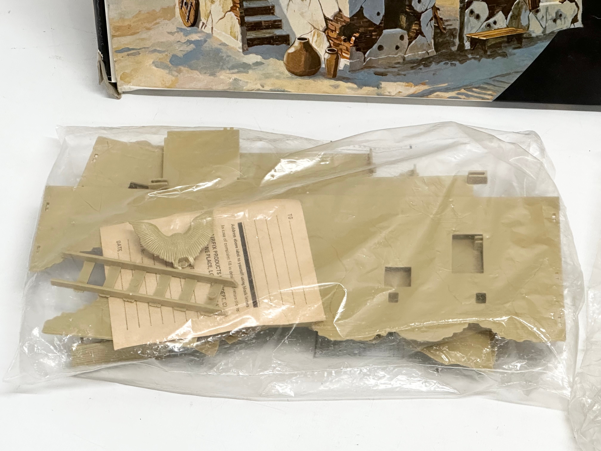 2 boxes of vintage Airfix model kits. Airfix Military Series Desert Outpost. Airfix Military - Image 3 of 5