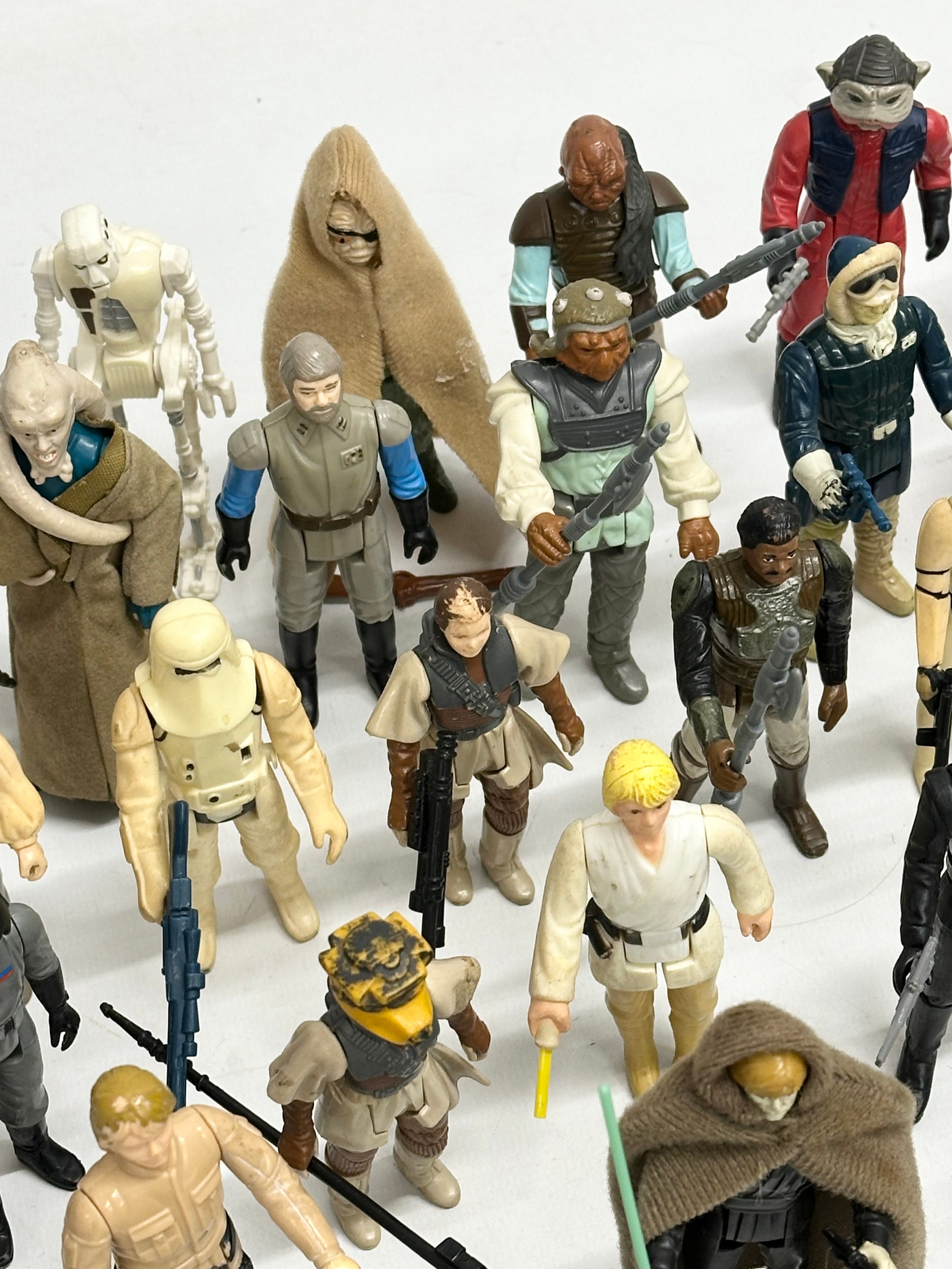 A collection of 1970’s/80’s Star Wars action figures and weapons. - Image 23 of 24