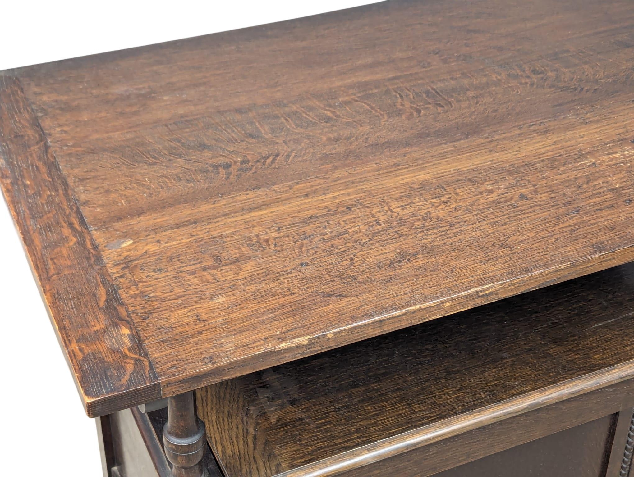 A 19th Century Victorian oak combination hall bench / table. Table measures 99x61x74cm - Bild 4 aus 7