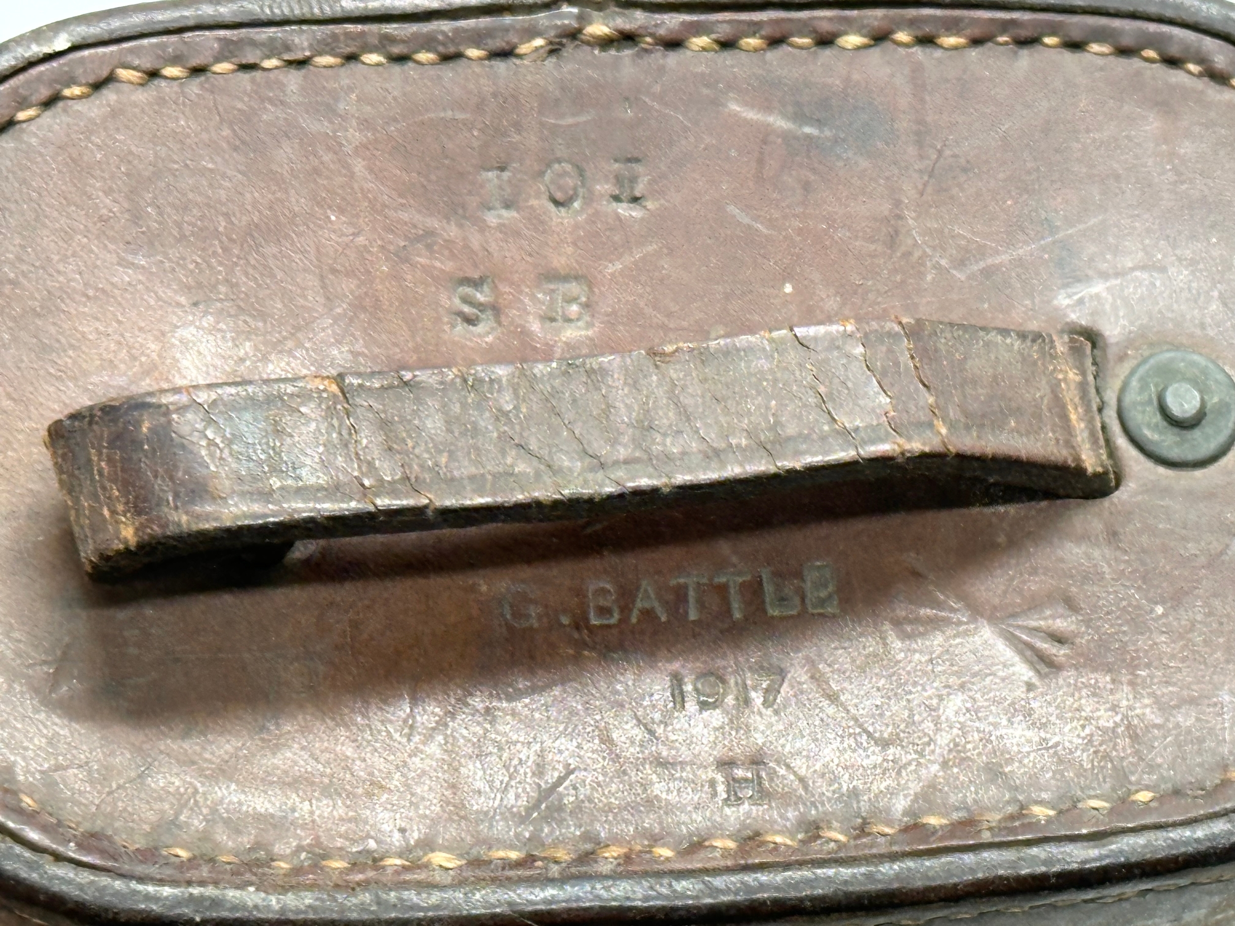 A pair of WWI field binoculars with original leather case. G. Battle. - Image 4 of 7