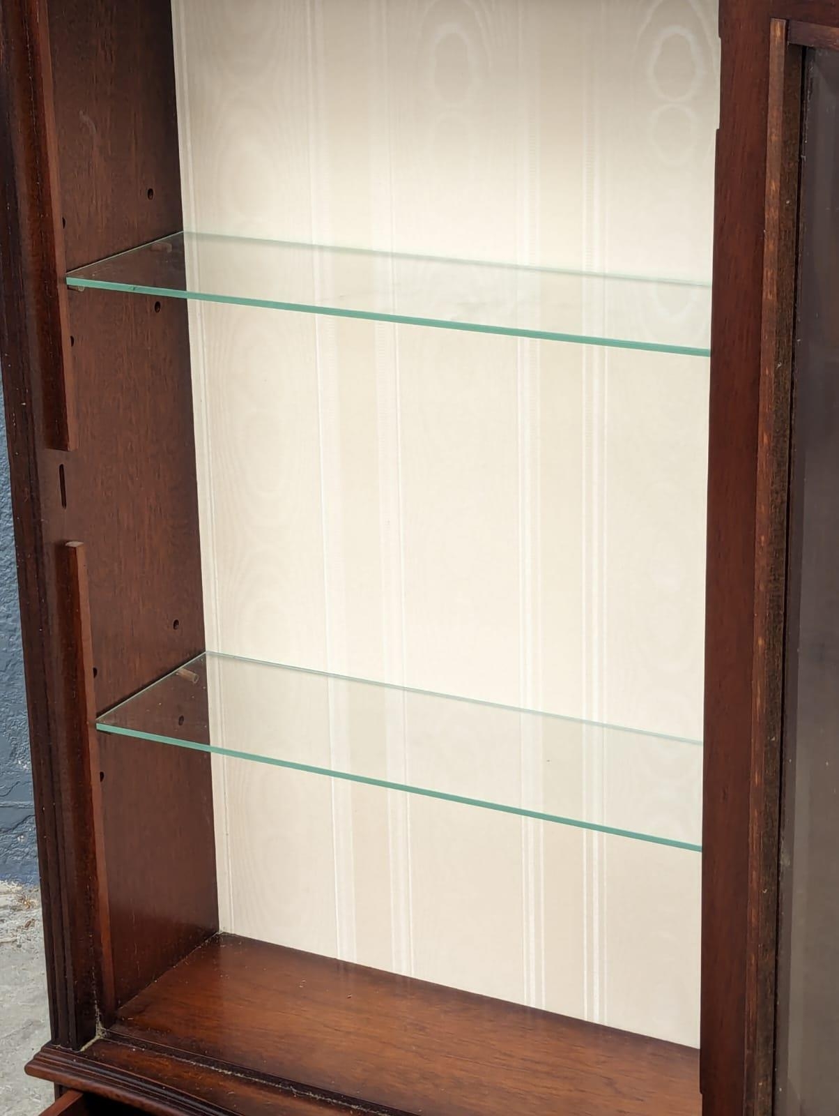 A Georgian style mahogany wall hanging display cabinet with glass shelves and drawer. 50.5x19.5x85cm - Image 2 of 3