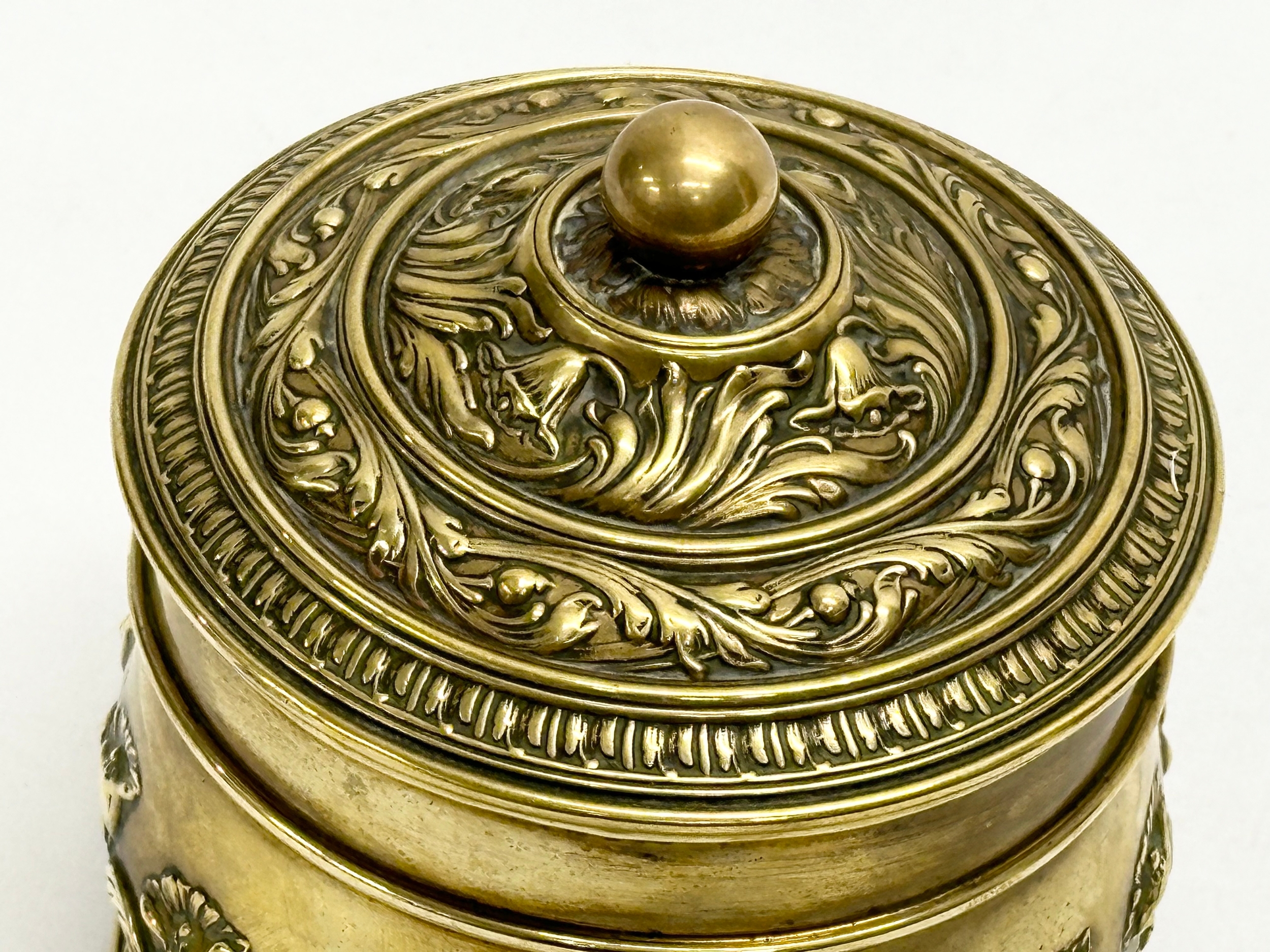 A Late 19th Century brass tobacco jar with lid. 11x13cm - Image 2 of 5