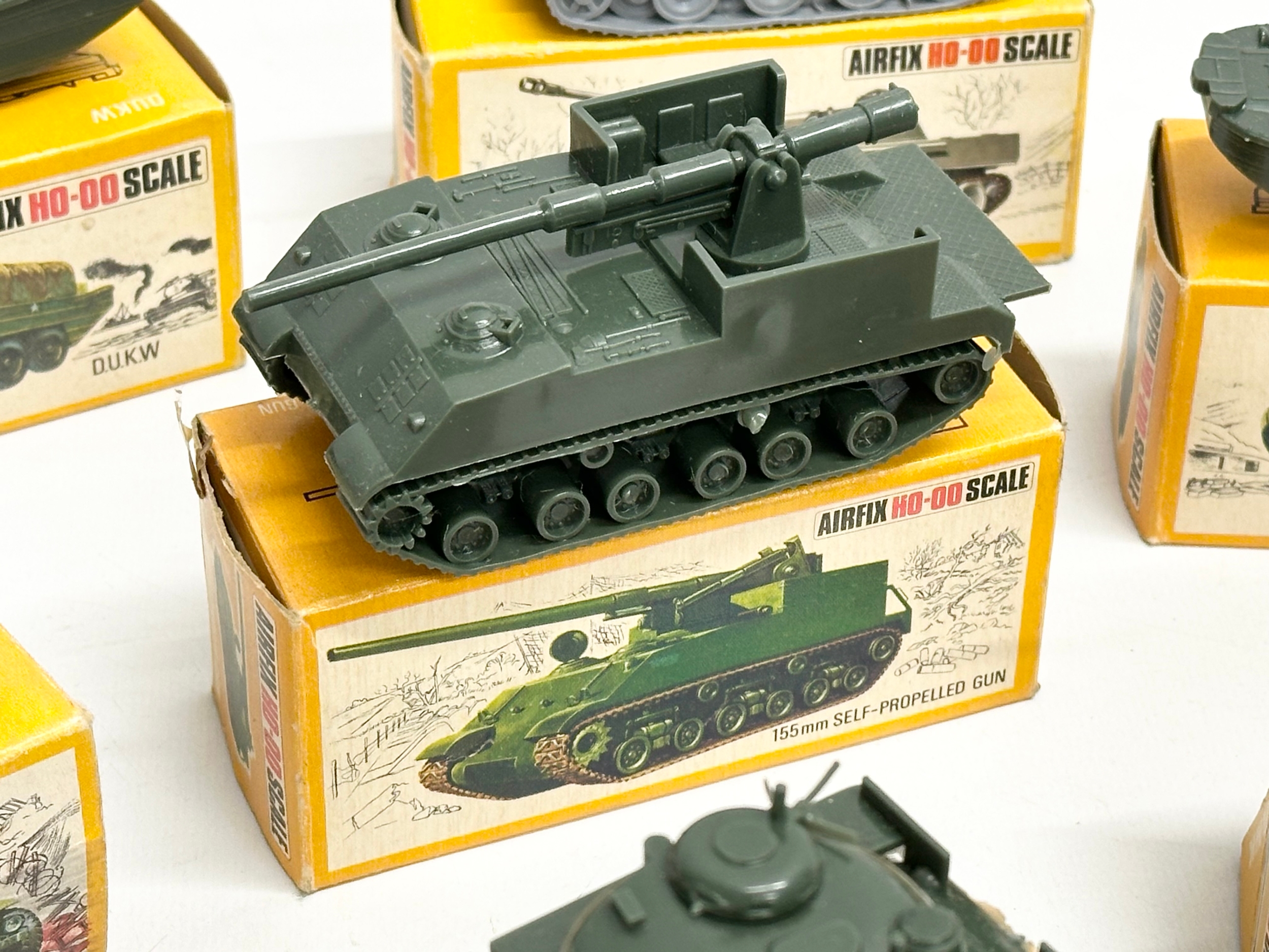 A collection of vintage Airfix HO-OO scale vehicles with boxes and soldiers. - Image 6 of 12