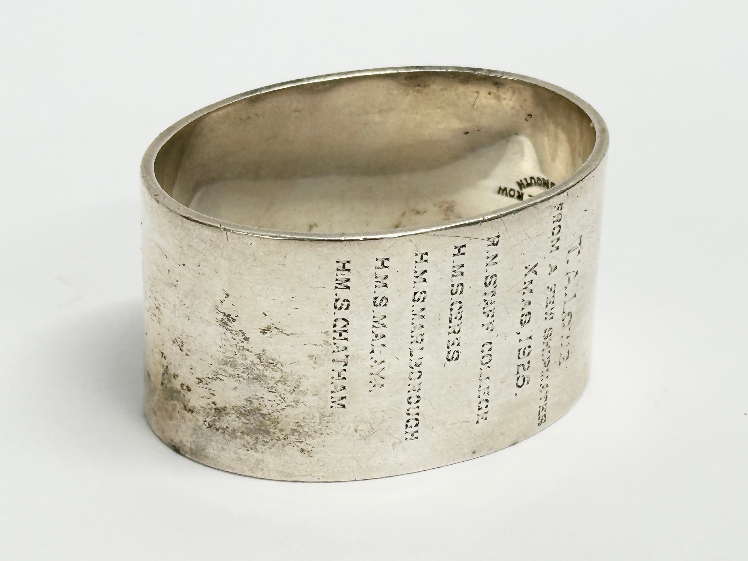 A Navy themed silver napkin ring. From a few shipmates, Xmas 1925. R.N. Staff College, H.M.S - Image 3 of 3