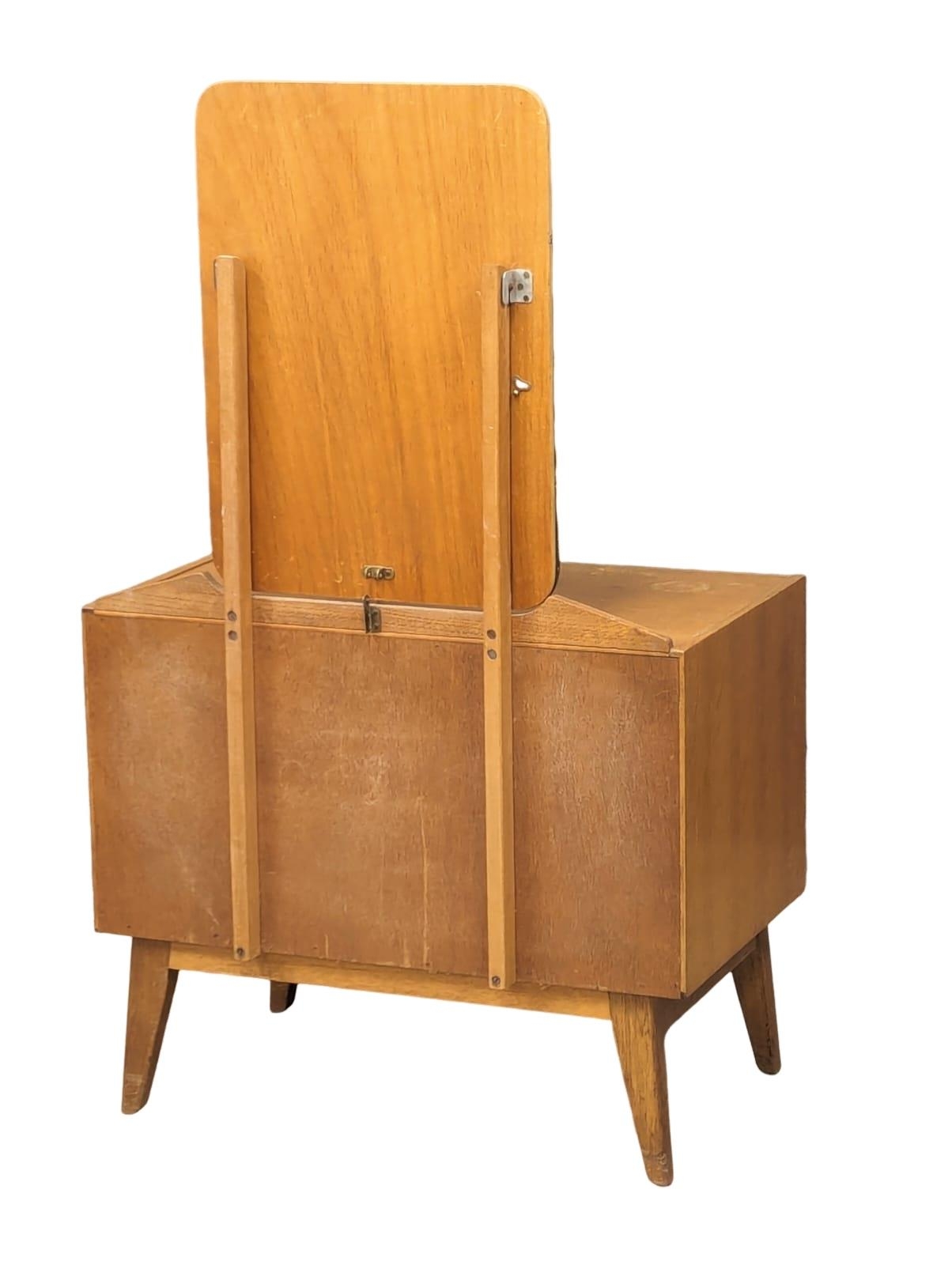 A G-Plan Mid Century oak ‘Brandon’ dressing chest. 76x50x126cm - Image 3 of 8