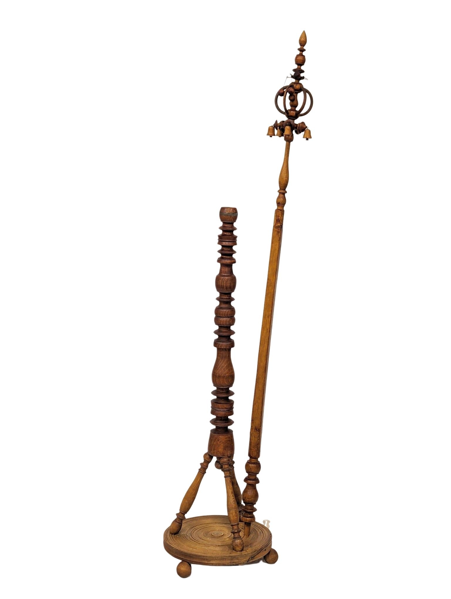 An Early 20th Century skein winder and a floor standing distaff. 69x79cm - Image 4 of 5