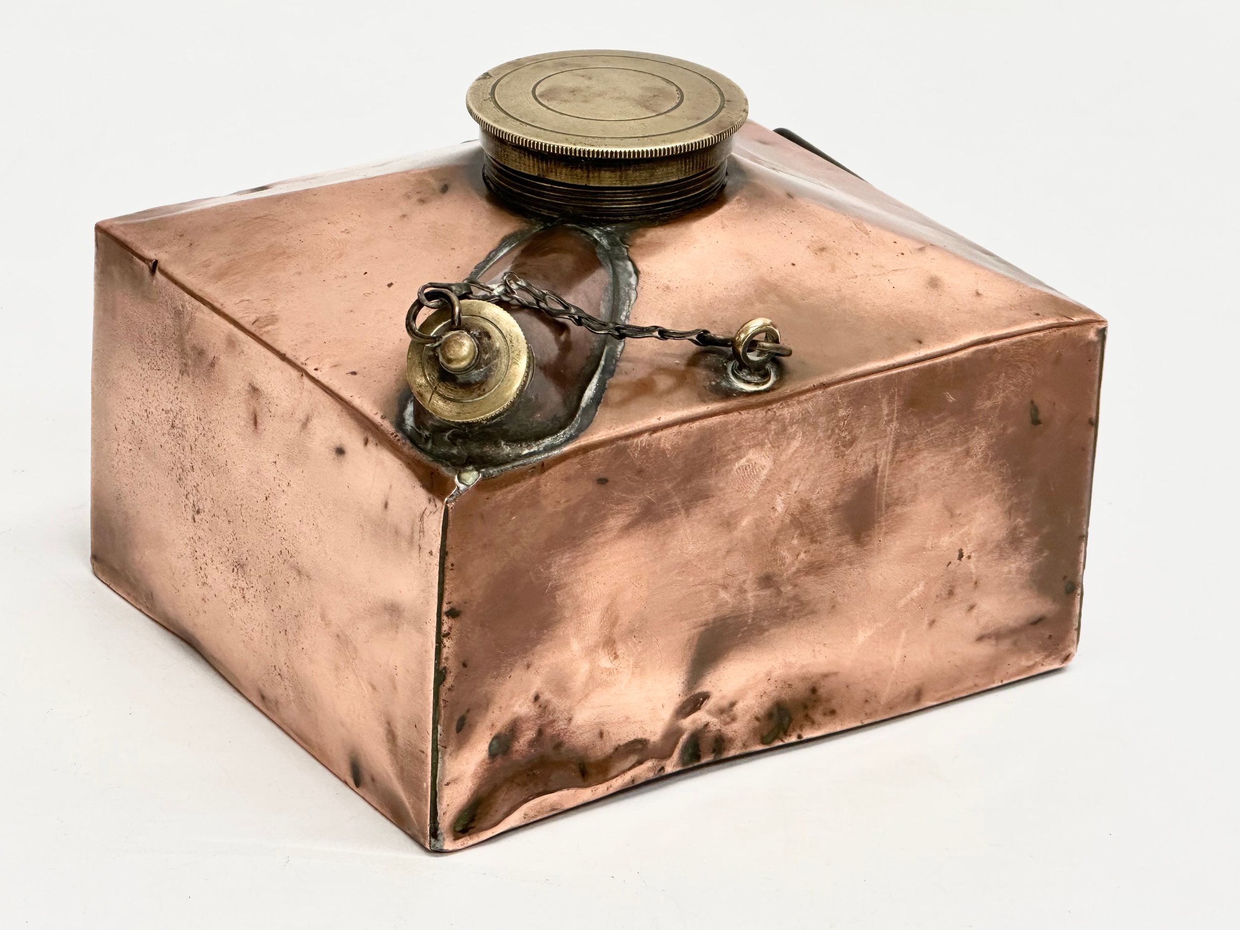 A Victorian copper Sirram camping kettle. 14x12x10cm