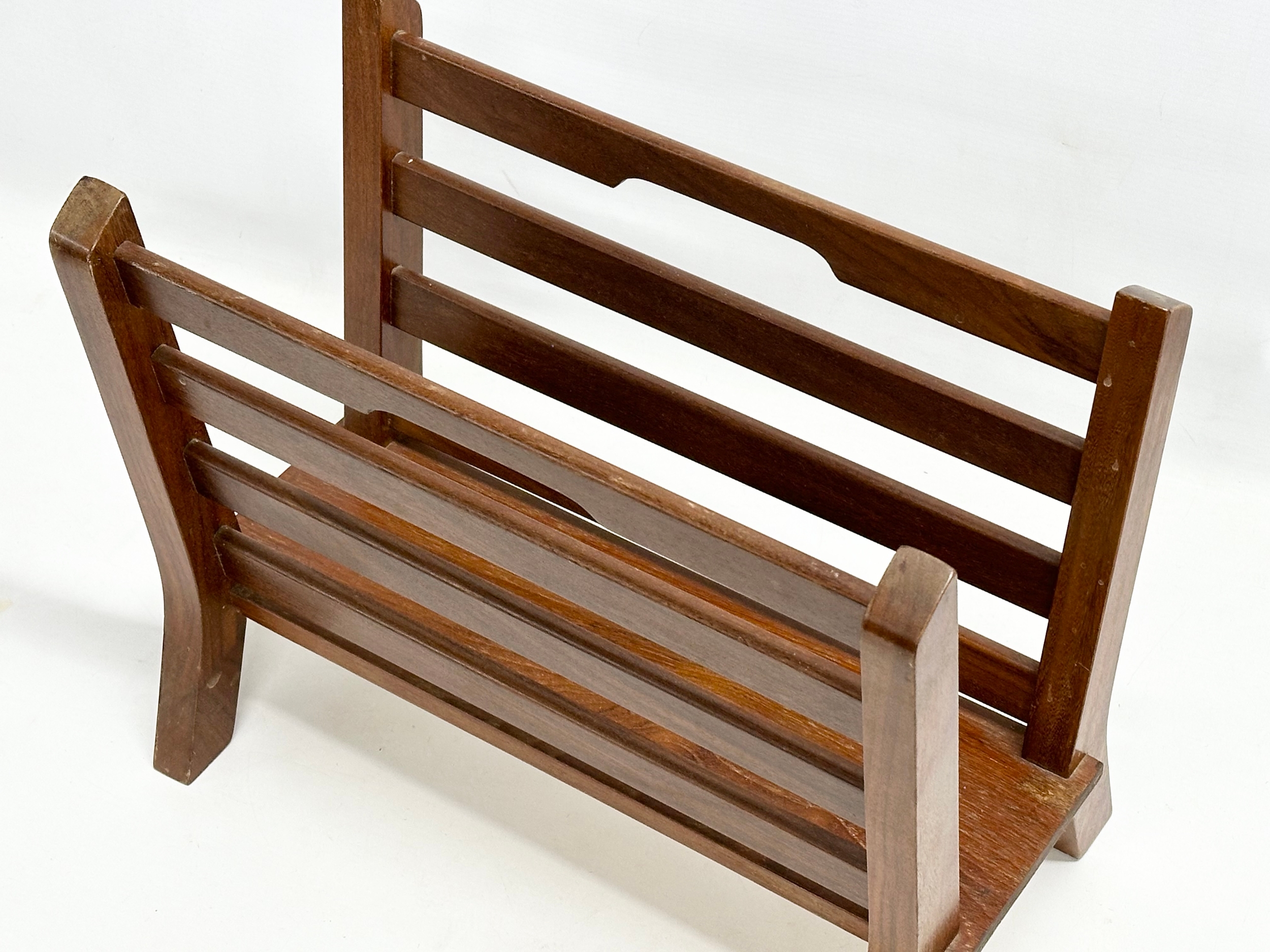 A Mid Century teak magazine rack. 40x21x33cm - Image 2 of 2