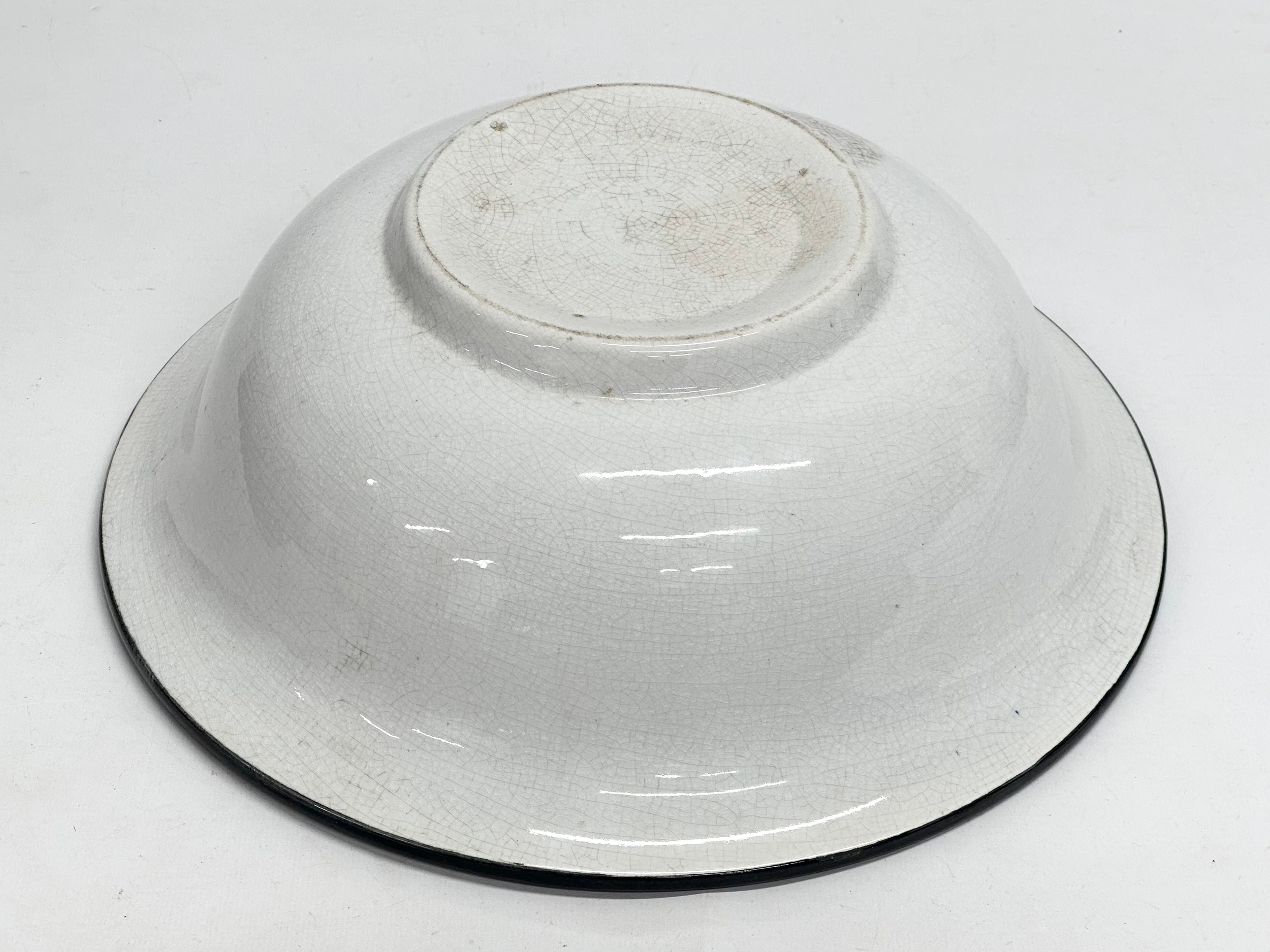 A large Mid/Late 19th Century Spongeware bowl. 32x11cm - Image 4 of 4