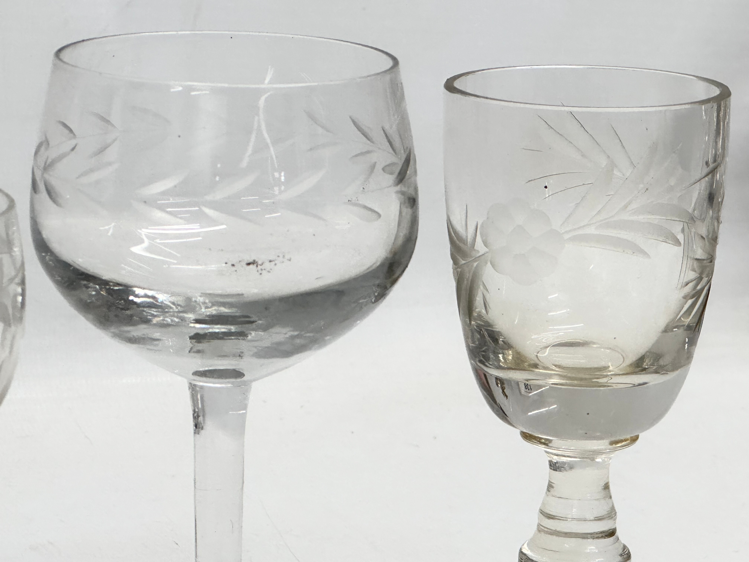 Georgian and Victorian drinking glasses. Victorian etched glass whiskey tumblers/water glasses. 3 - Image 17 of 17