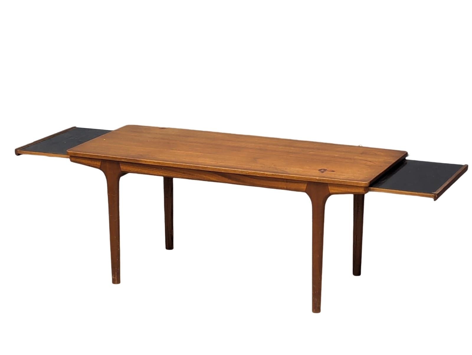 A McIntosh Mid Century teak extending coffee table. Extended, 150x48.5x46cm. Not extended 107x48. - Bild 6 aus 6