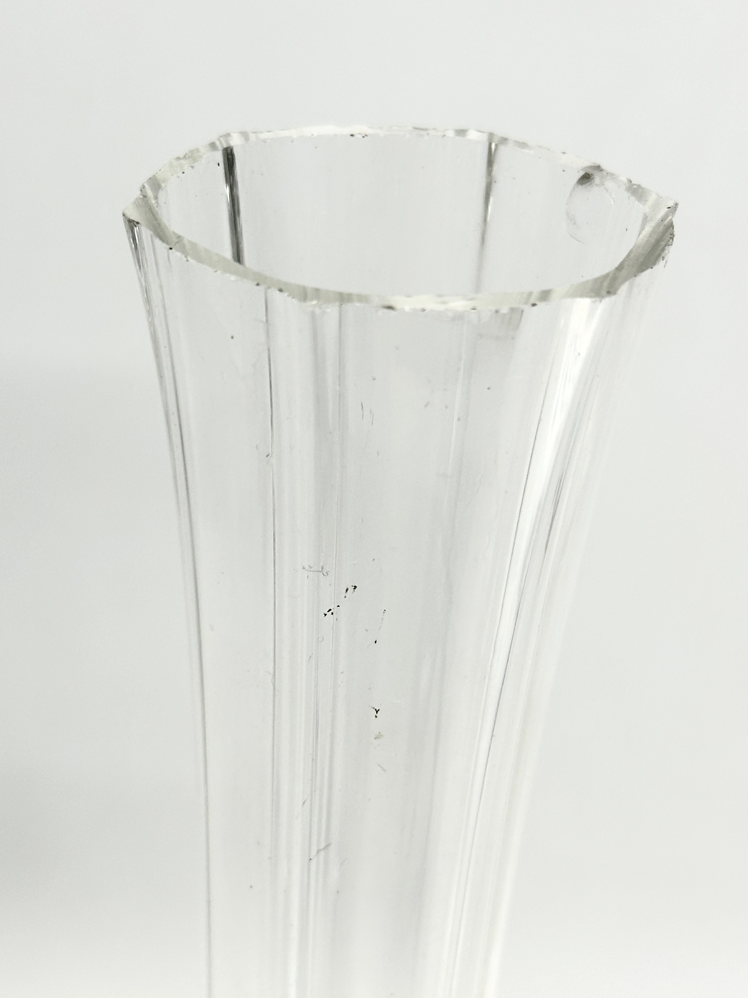 A pair of large early 20th century French ‘Eiffel Tower’ vases. 31cm - Image 5 of 6