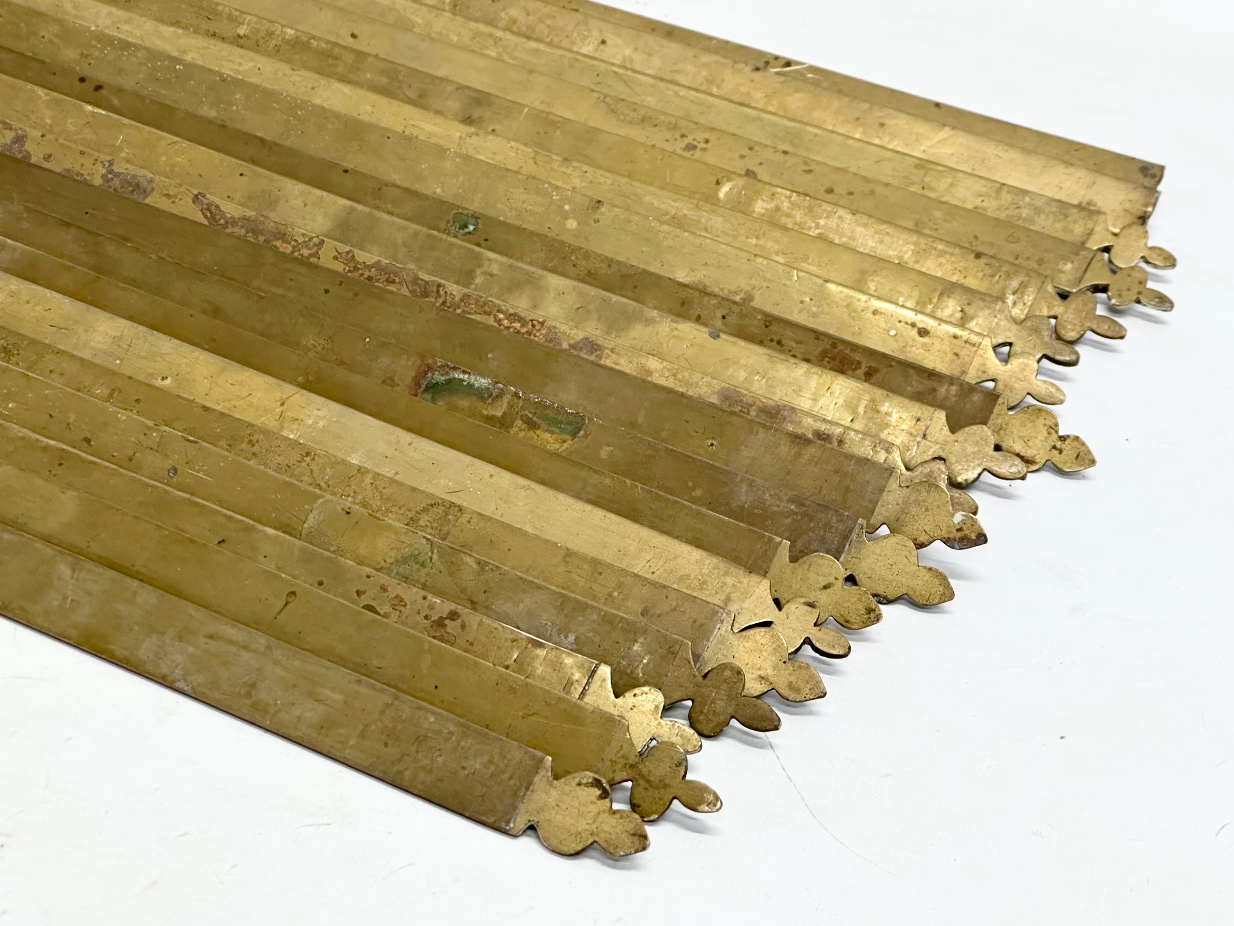 A quantity of Late 19th/Early 20th Century brass stair rods. 81cm - Image 2 of 4