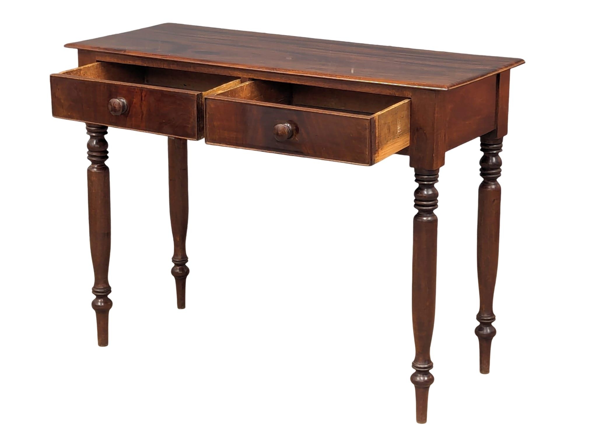 A Victorian mahogany 2 drawer hall table, circa 1860-70. 103cm x 41cm x 78cm - Bild 5 aus 6