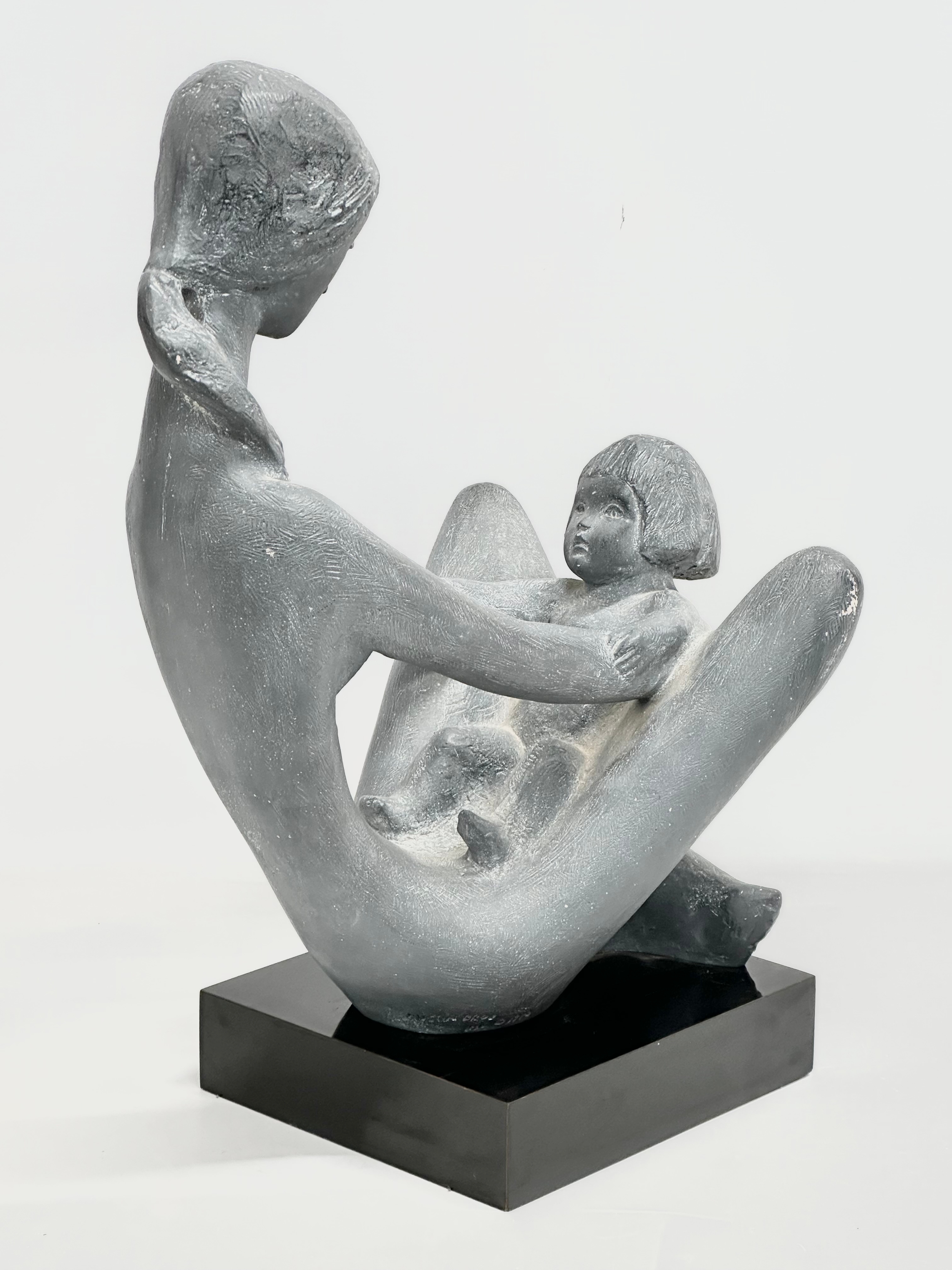 Kathy Klein. An Austin Productions ‘Generations’ Mother & Child sculpture designed by Kathy Klein. - Image 3 of 8