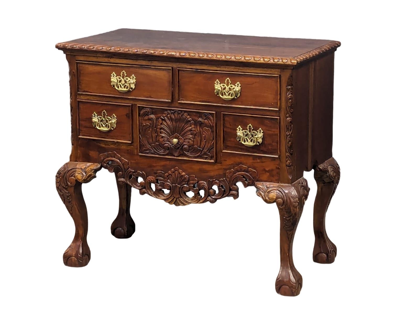 An American Pennsylvania Chippendale style mahogany chest of drawers on cabriole legs, 90cm x 47cm x