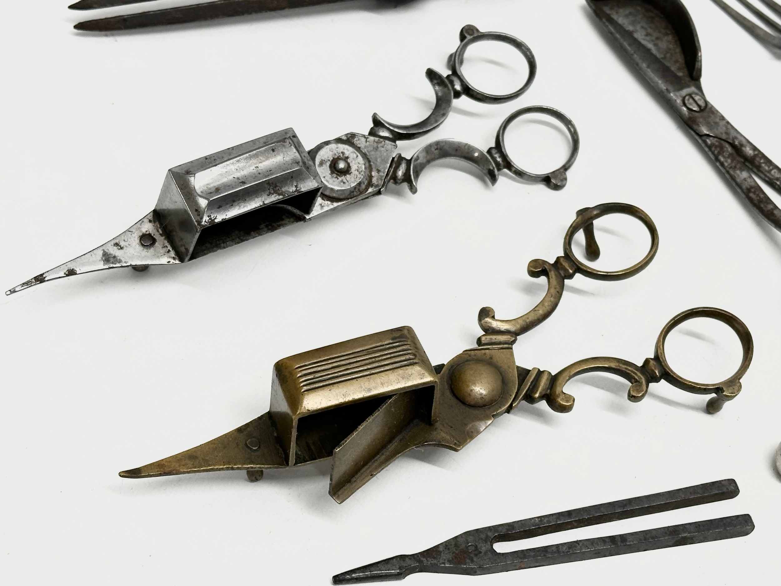 A job lot. Including 2 19th Century candle snuffers. - Image 2 of 5