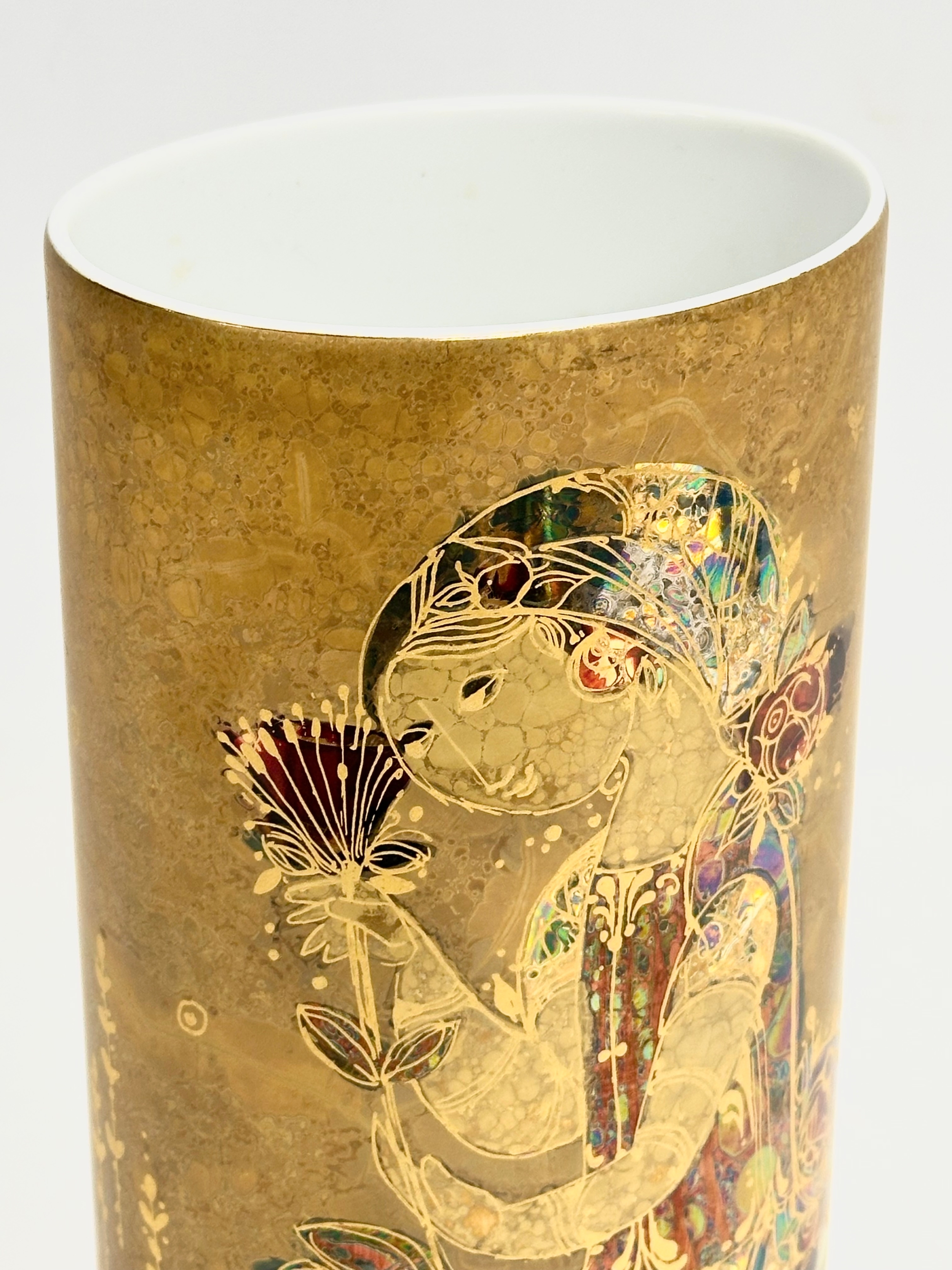 A Rosenthal Studio-Line vase designed by Bjorn Wiinblad. 28.5cm. - Image 2 of 4