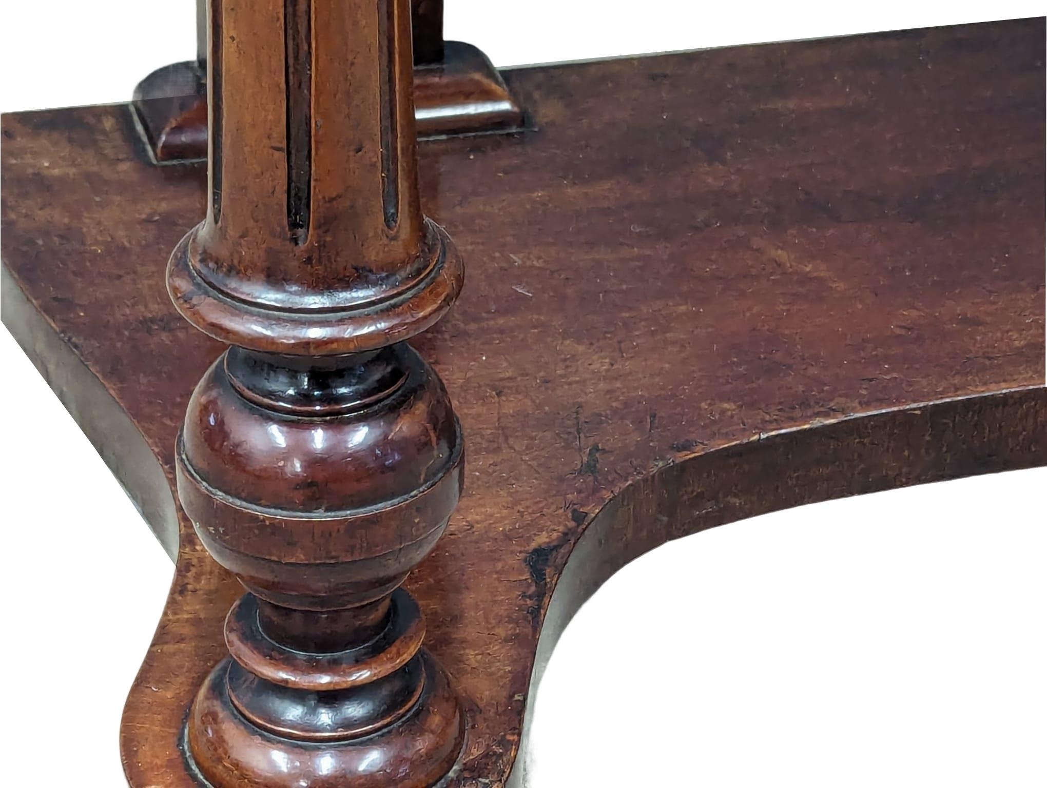 A Victorian mahogany hall table on turned supports and drawer, circa 1870s. 92cm x 45cm x 76cm - Bild 2 aus 7