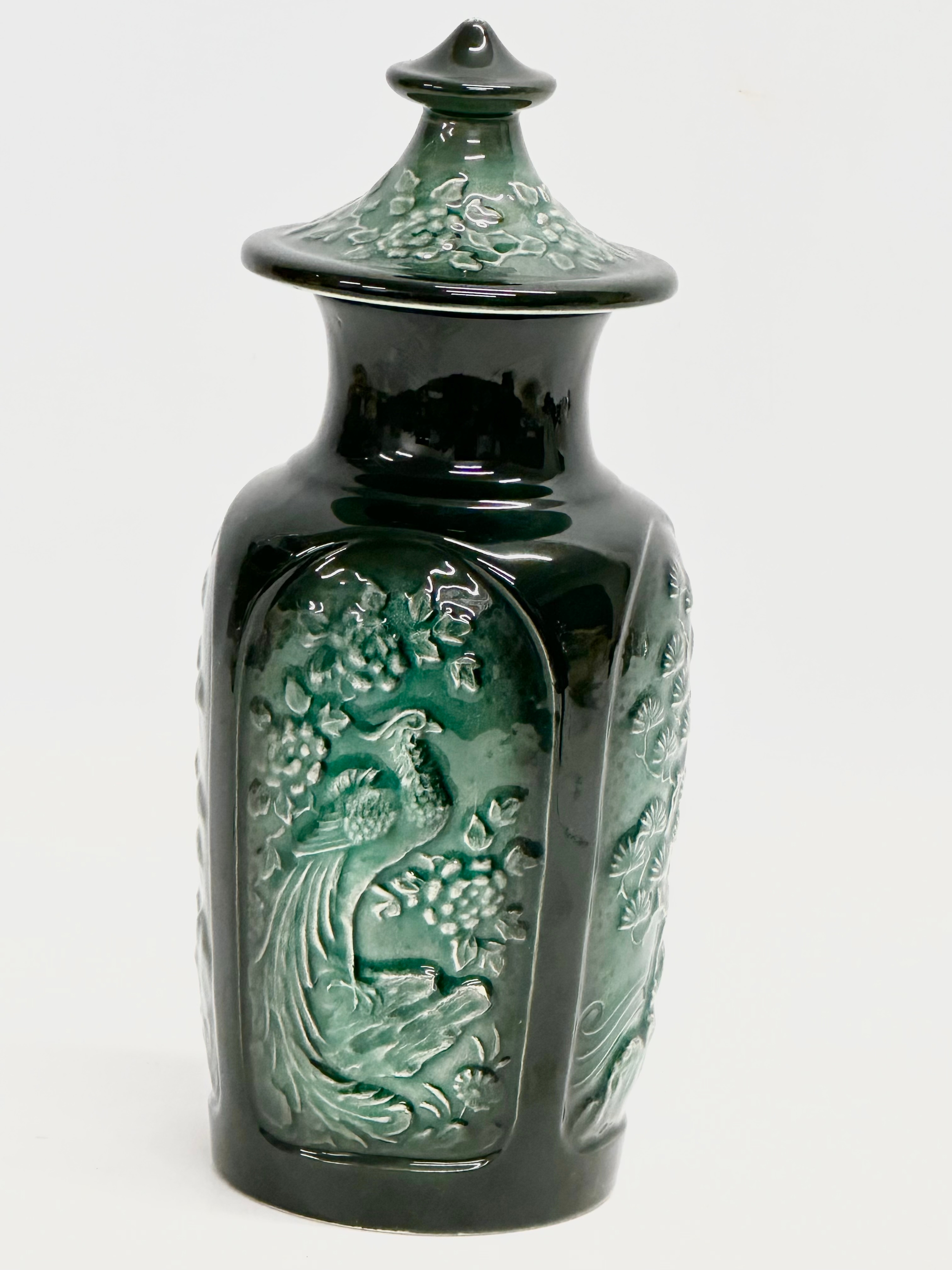 A 1970’s Sylvac Chinese style jar with lid. 24cm