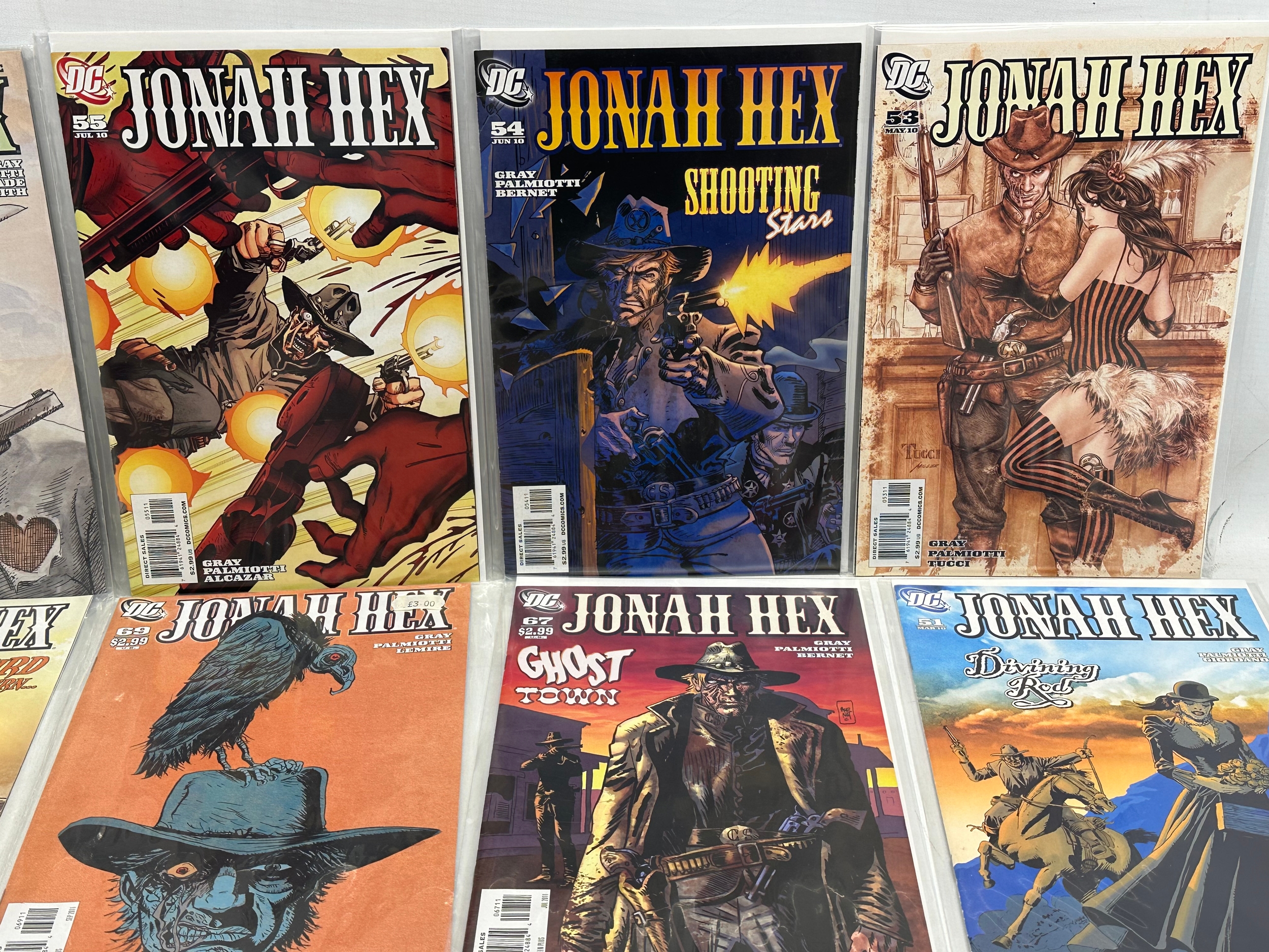 A collection of DC Jonah Hex comics. - Image 4 of 5