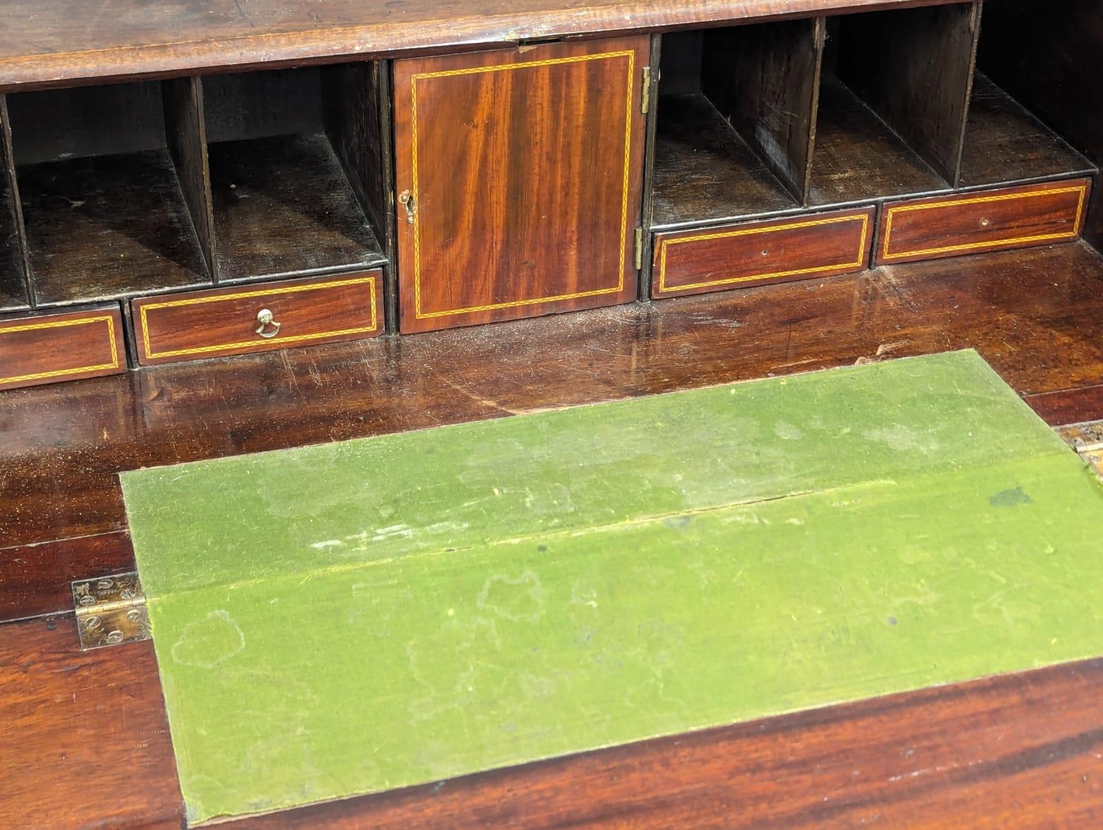 A Mid 19th Century Sheraton Revival inlaid mahogany writing bureau. 96x51x98.5cm - Image 5 of 10