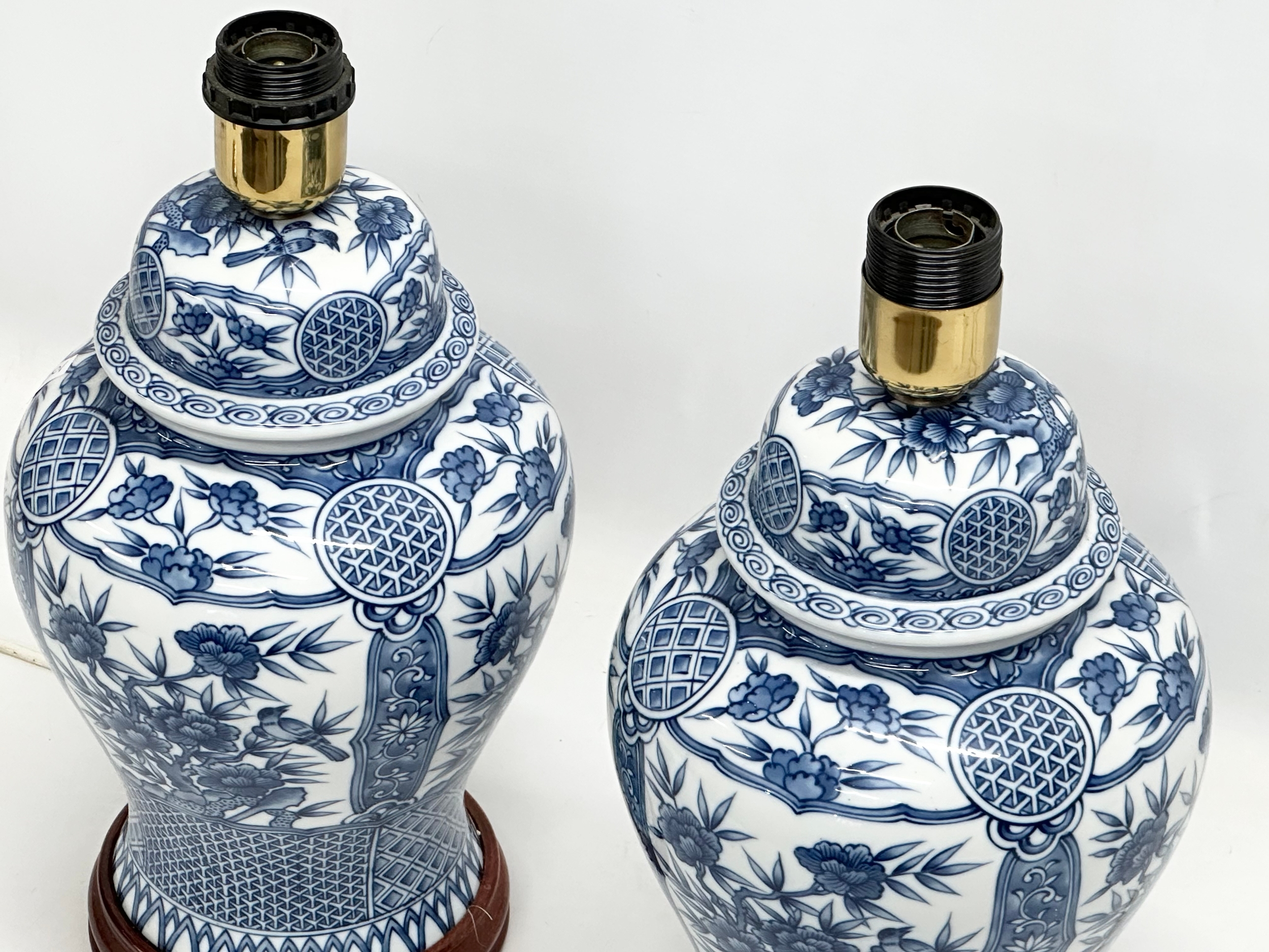A pair of large Chinese style pottery table lamps. 19x37cm - Bild 2 aus 5