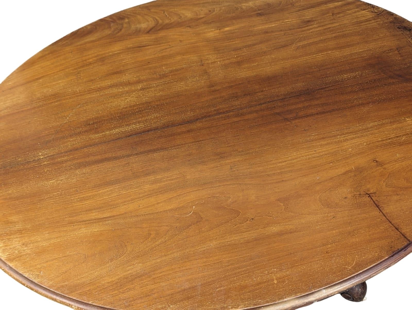 A mid 19th Century mahogany breakfast table on cabriole legs, 133cm x 103cm x 69cm - Image 5 of 7