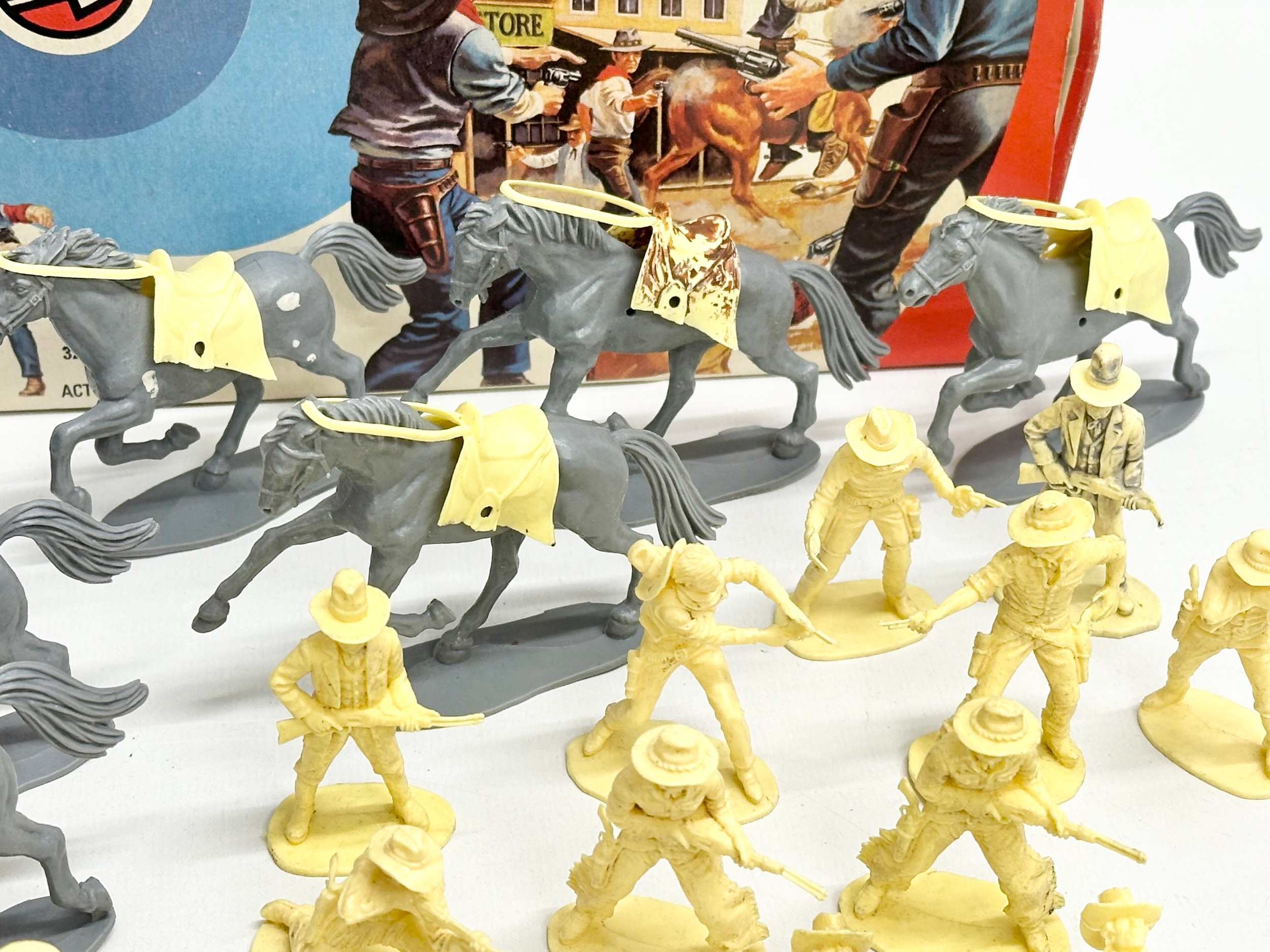 2 boxes of vintage Airfix model kits. Airfix American West Series Cowboys, 1/32 scale, 22 pieces. - Image 6 of 8