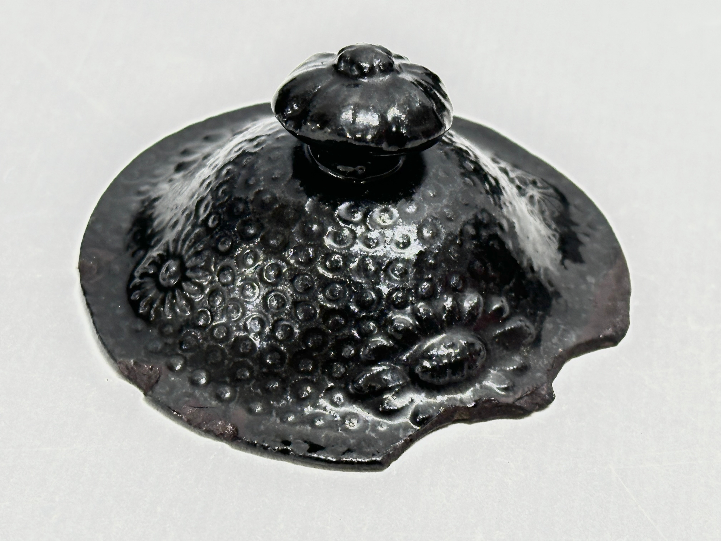 5 pieces of Late 18th/Early 19th Century English black basalt pottery. Sugar bowl with lid - Image 8 of 18