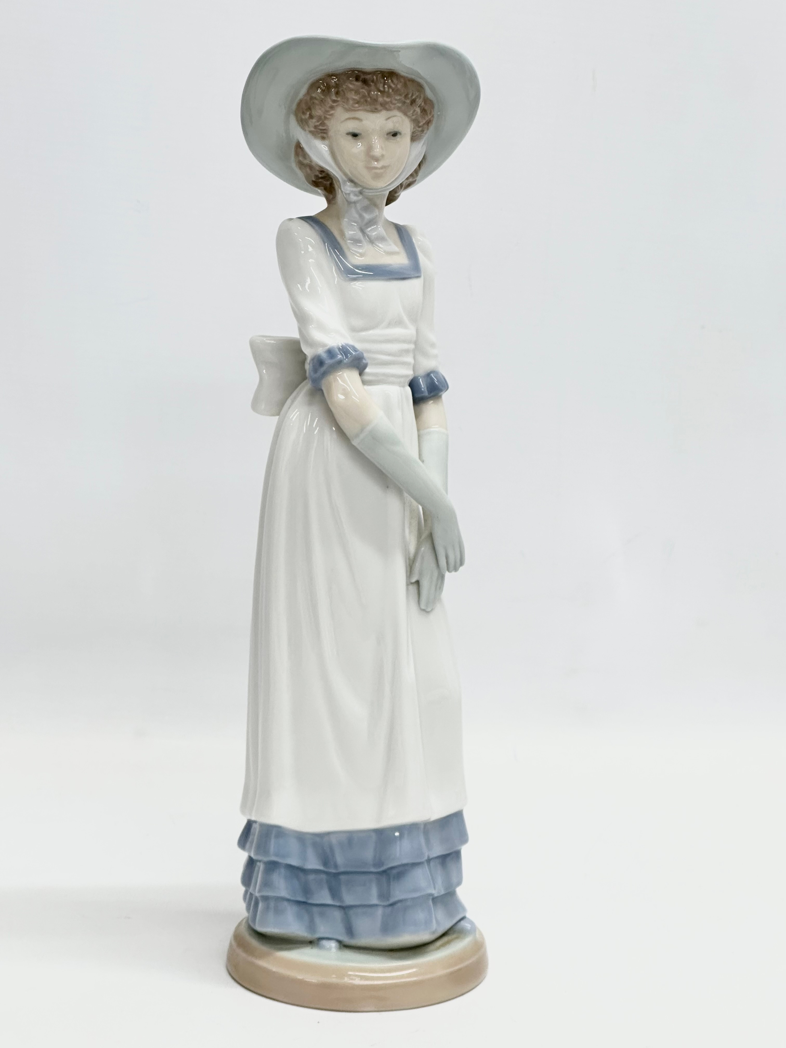 3 NAO figurines. Large NAO ‘Louise’ figurine 32cm. A NAO ‘First Love’ figurine. A NAO ‘Too Cute’ - Image 3 of 5