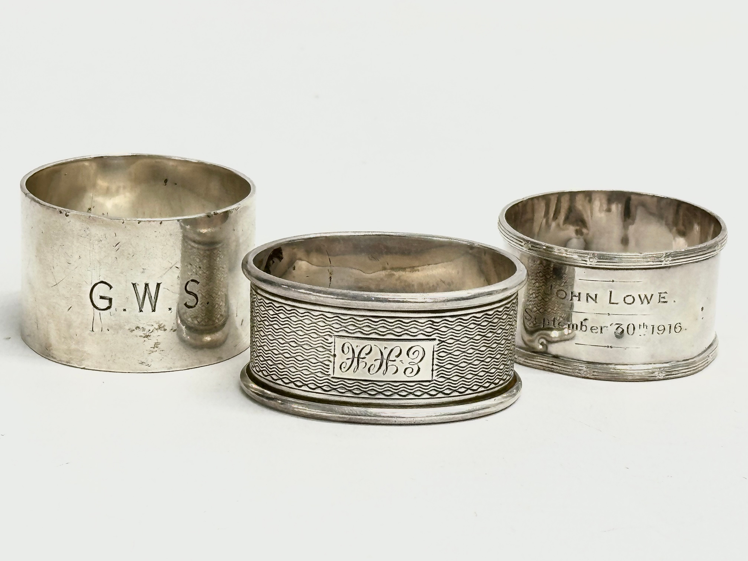 3 silver napkin rings. Sheffield marks. 98.43 grams.