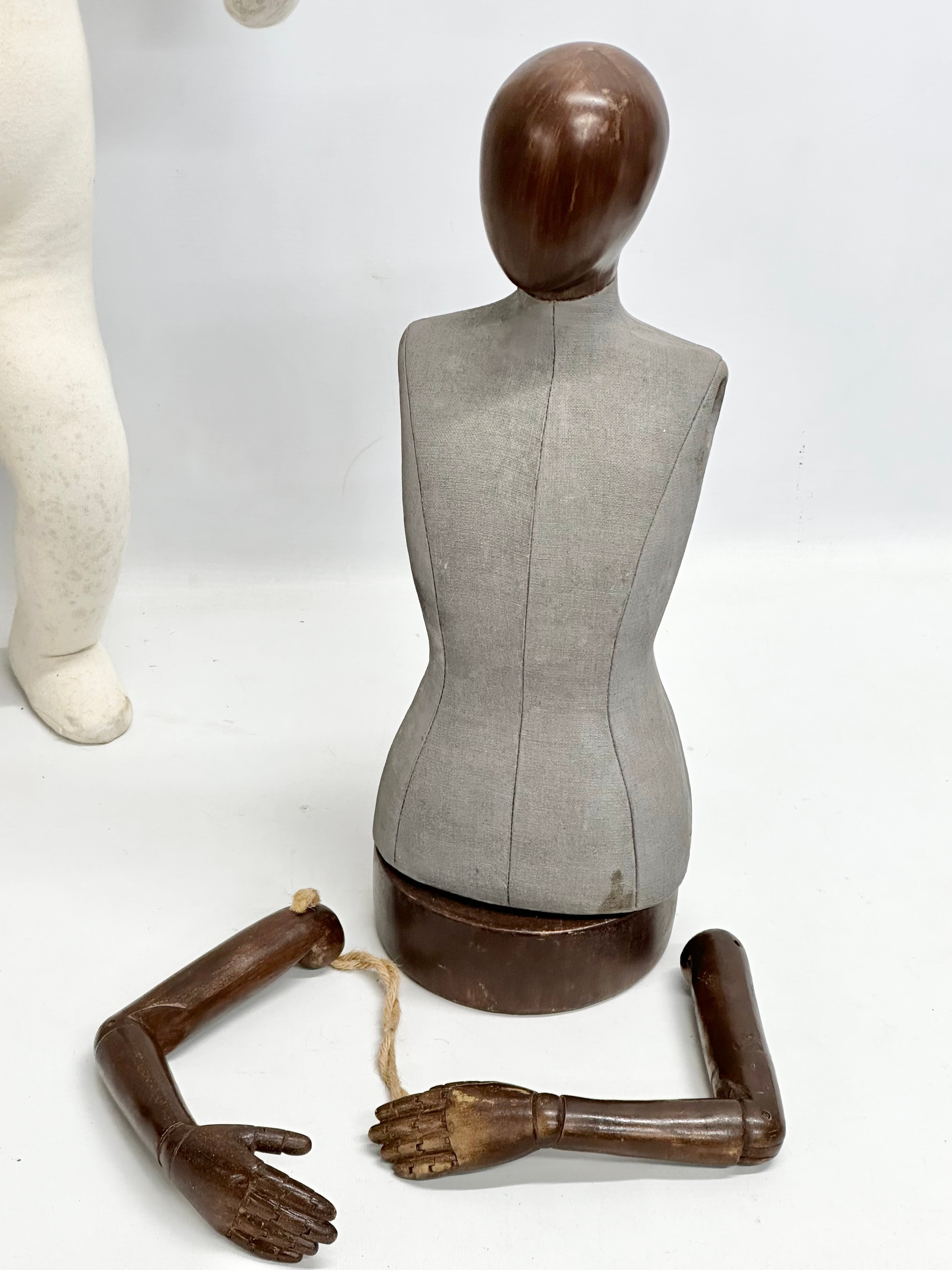 2 mannequins. 66cm - Image 2 of 5