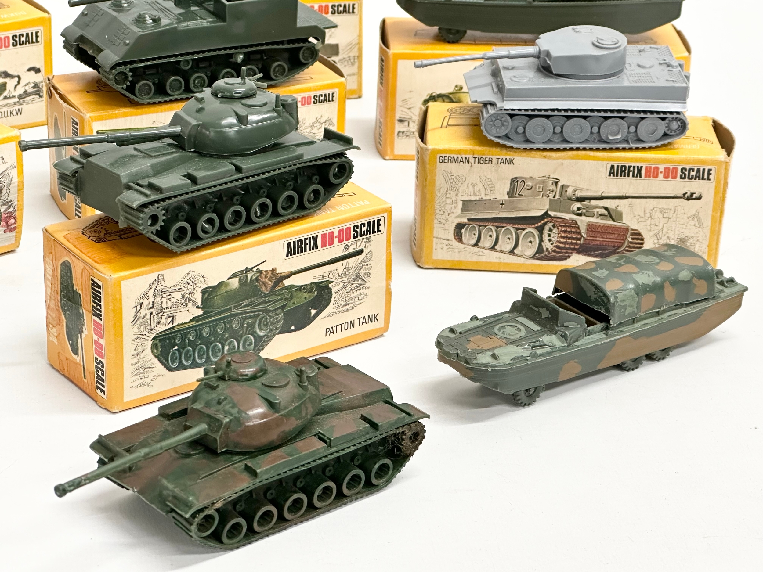 A collection of vintage Airfix HO-OO scale vehicles with boxes and soldiers. - Image 2 of 12