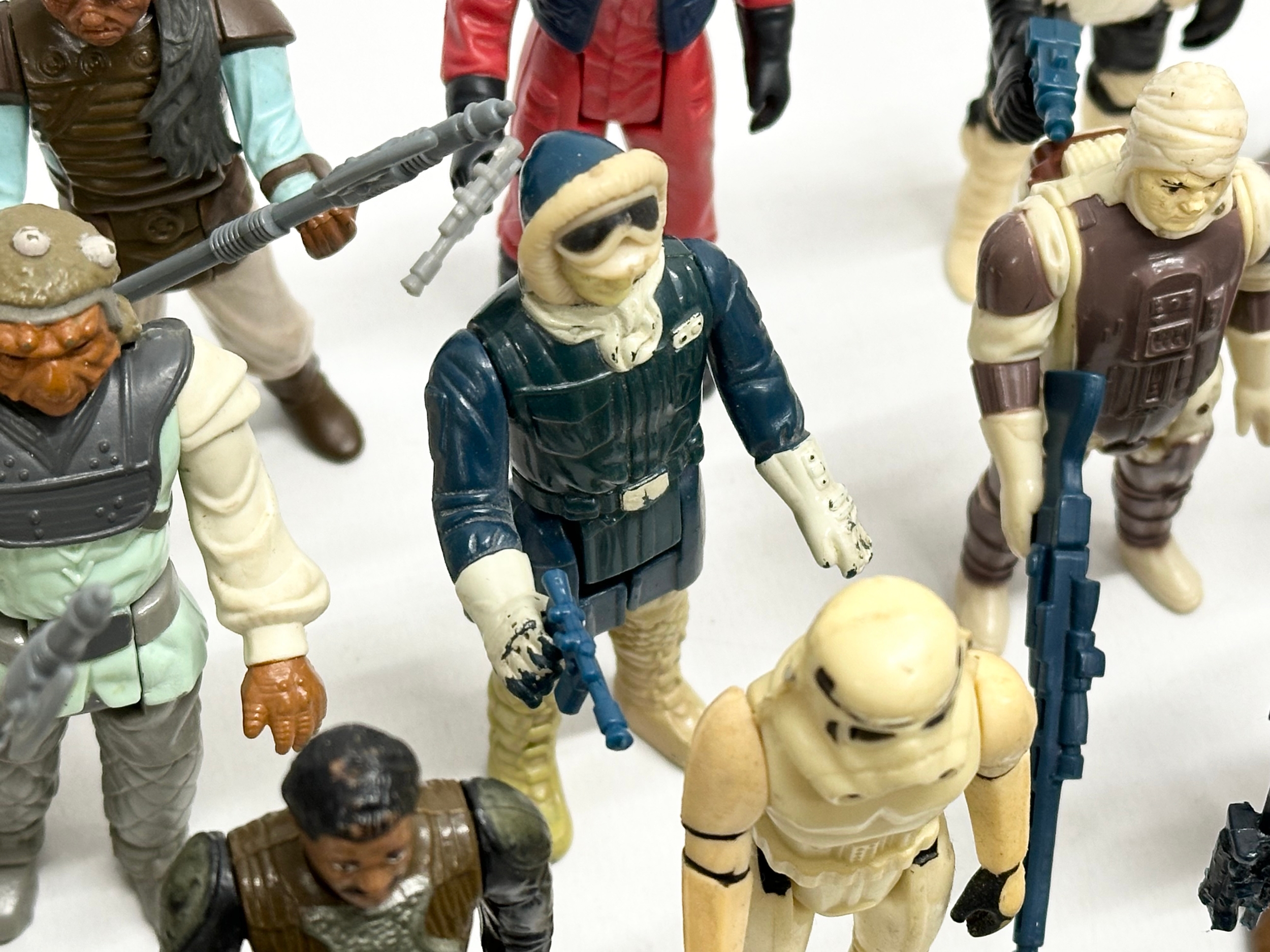 A collection of 1970’s/80’s Star Wars action figures and weapons. - Image 19 of 24