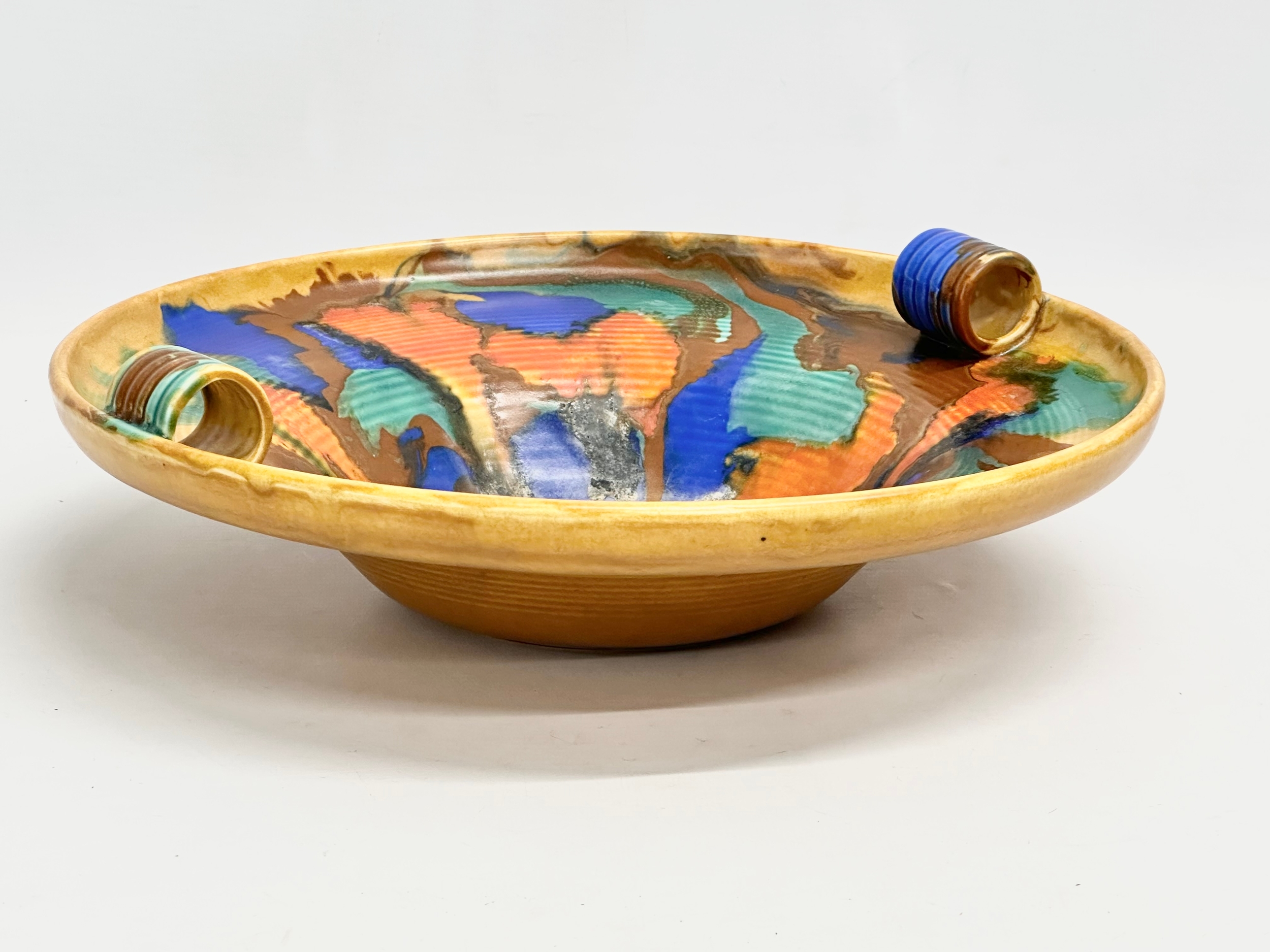 An Early 20th Century Bewick Ware pottery bowl. 1935-1945. 30x30x9cm - Image 2 of 2