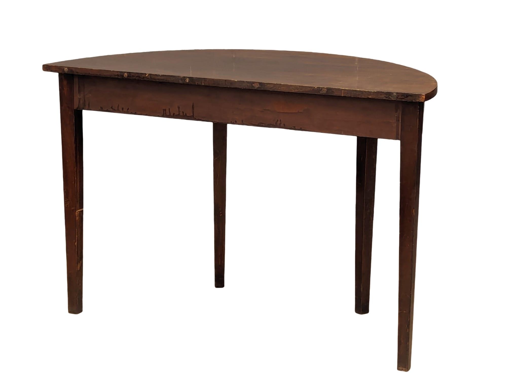 An early 20th Century mahogany hall table in the Georgian style, 109cm x 54cm x 71.5cm - Image 3 of 4