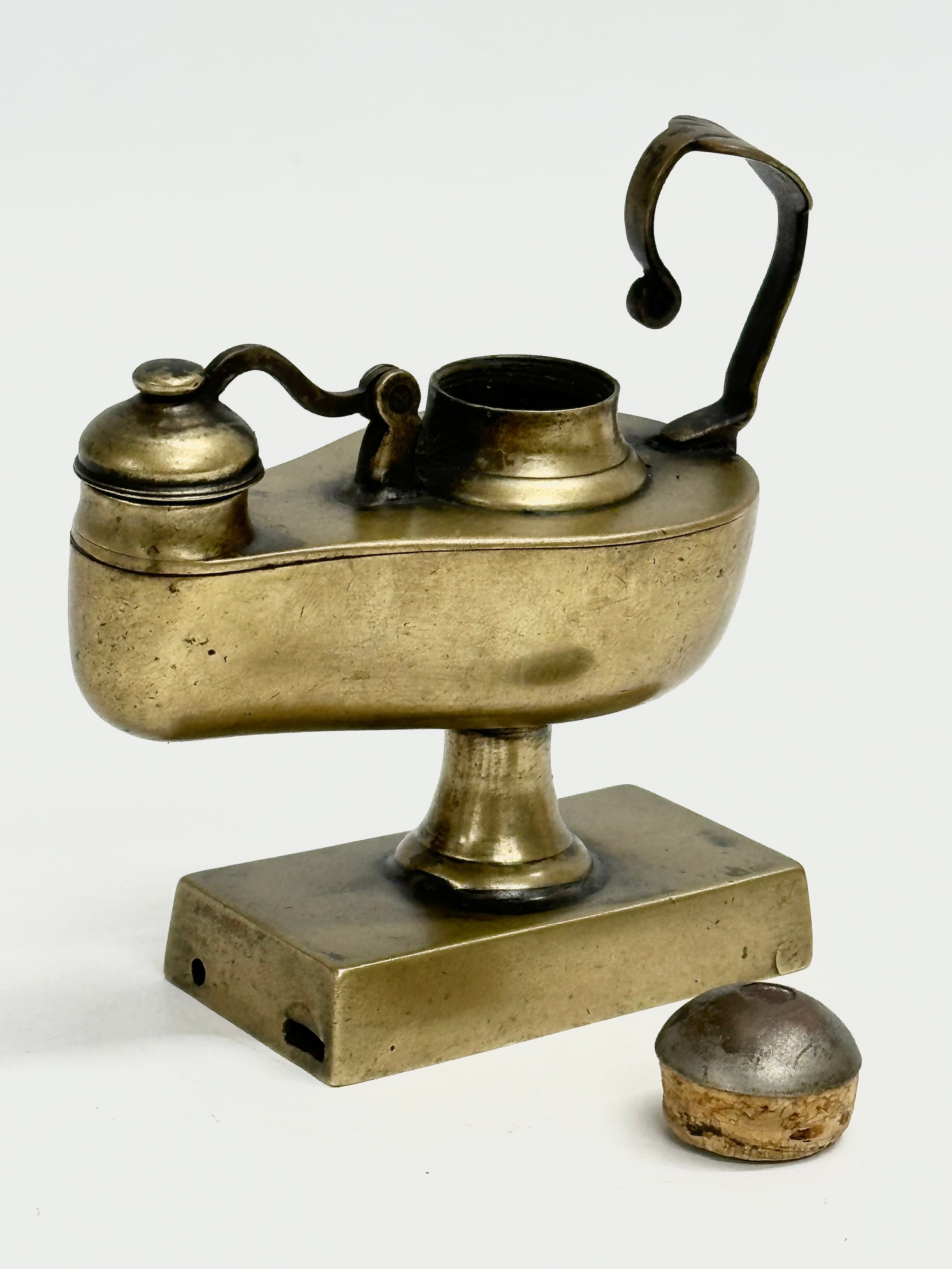 A Late 19th/Early 20th Century ‘Roman Lamp’ table lighter. 9.5x10cm - Image 2 of 4