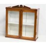 A Late 19th Century tabletop display cabinet. 69x26x73cm
