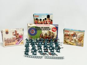 4 boxes of vintage Airfix model kits. Airfix Medieval Soldiers, L’Infanterie Du Moyen Age, 1/32