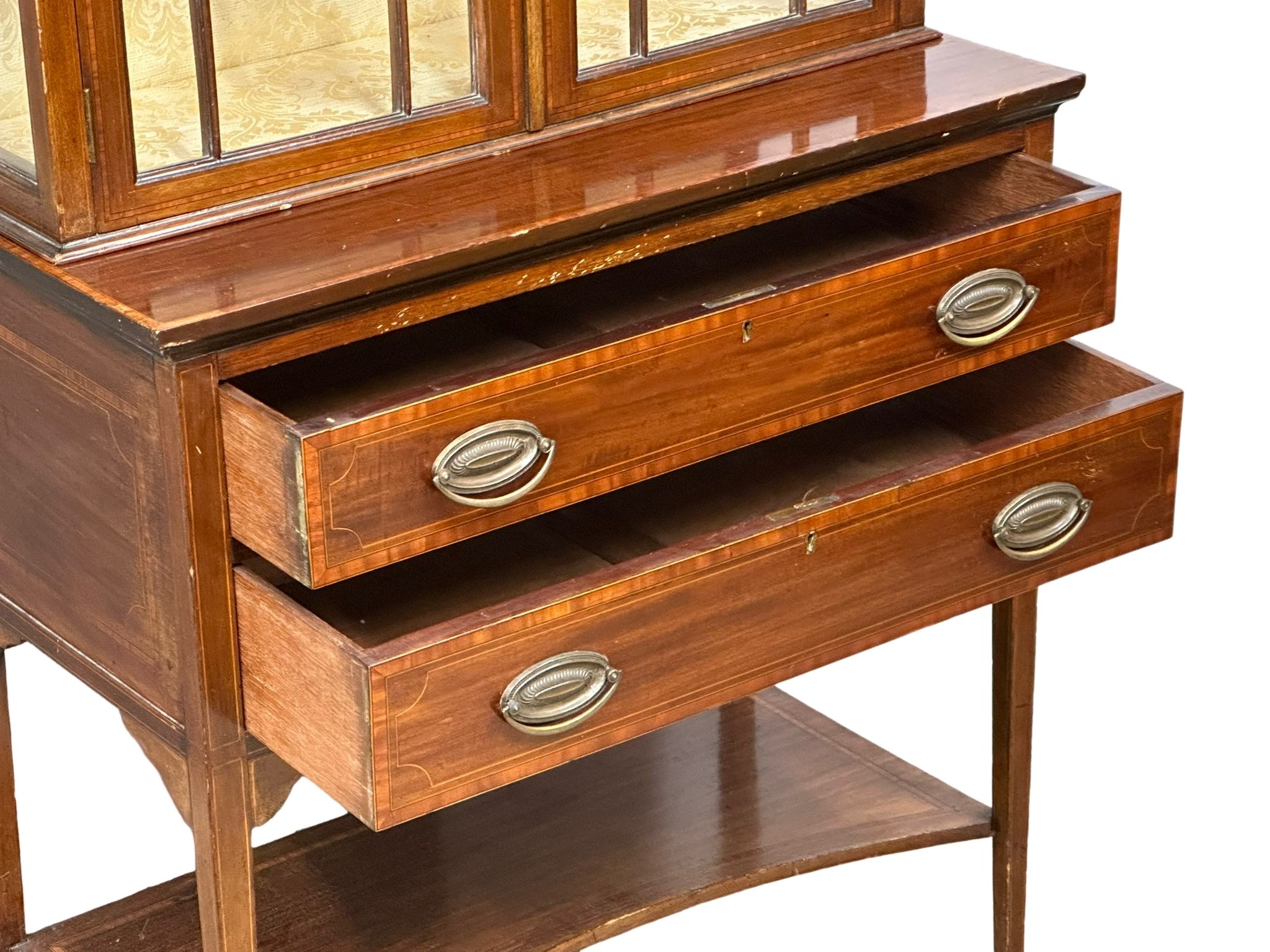 An Early 20th Century Sheraton Revival inlaid mahogany bookcase with 2 drawers. 83.5x42x183.5cm - Image 6 of 6