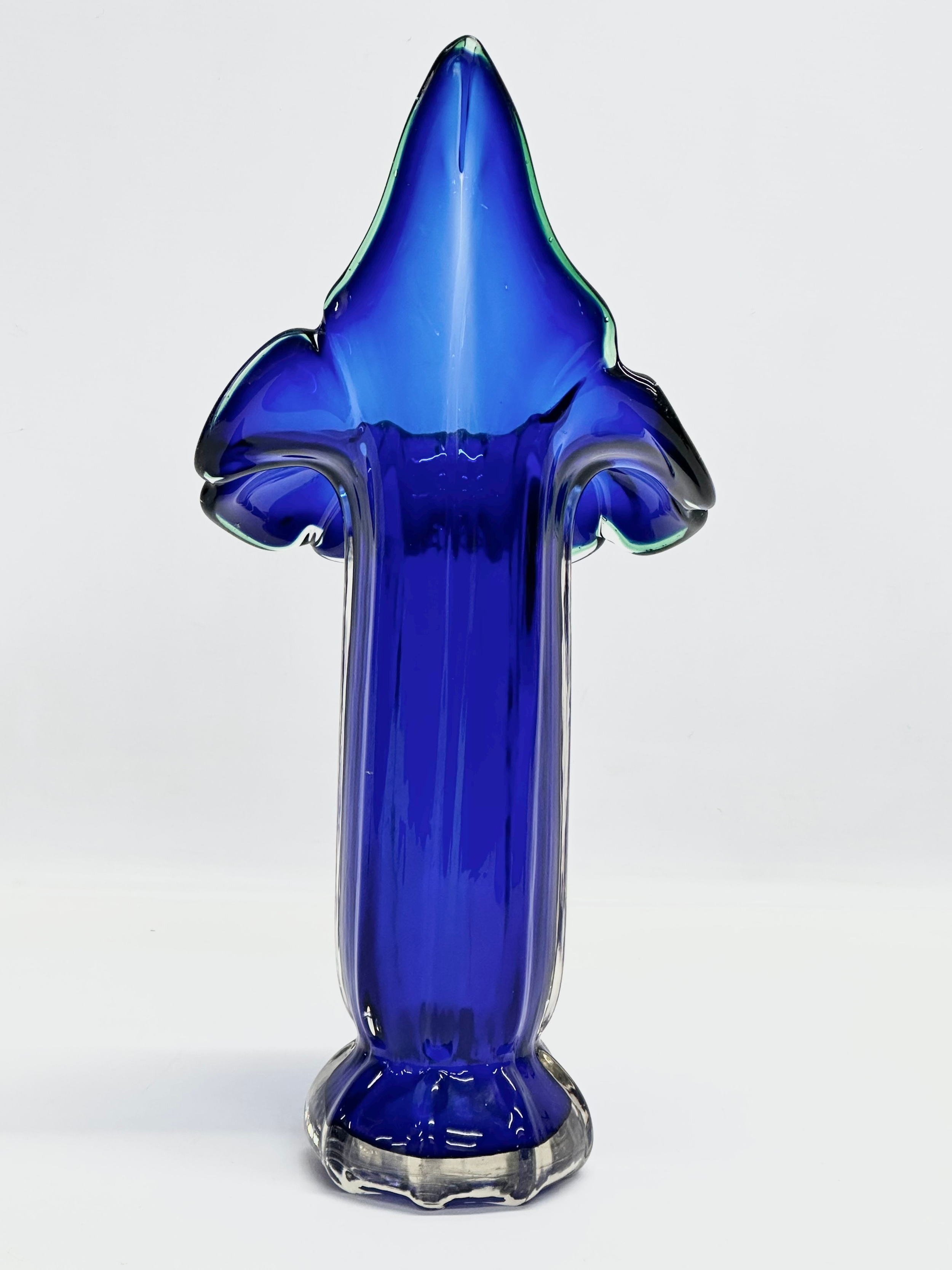 A Mid 20th Century Art Glass vase. 17x38cm - Image 4 of 5