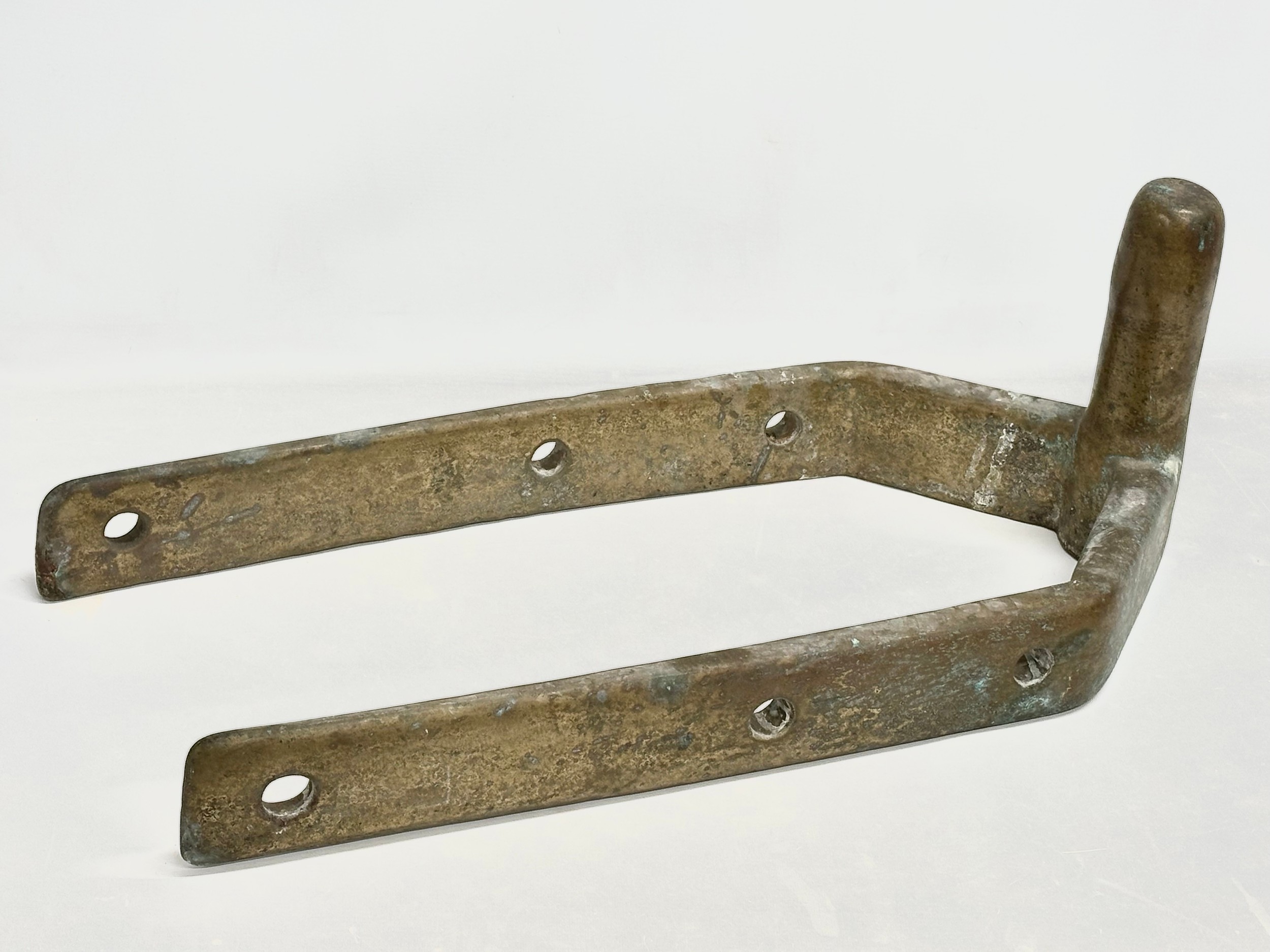 Two 16th Century bronze Gudgeons reportedly from a Spanish Galleon, 71x33x27cm - Image 6 of 7