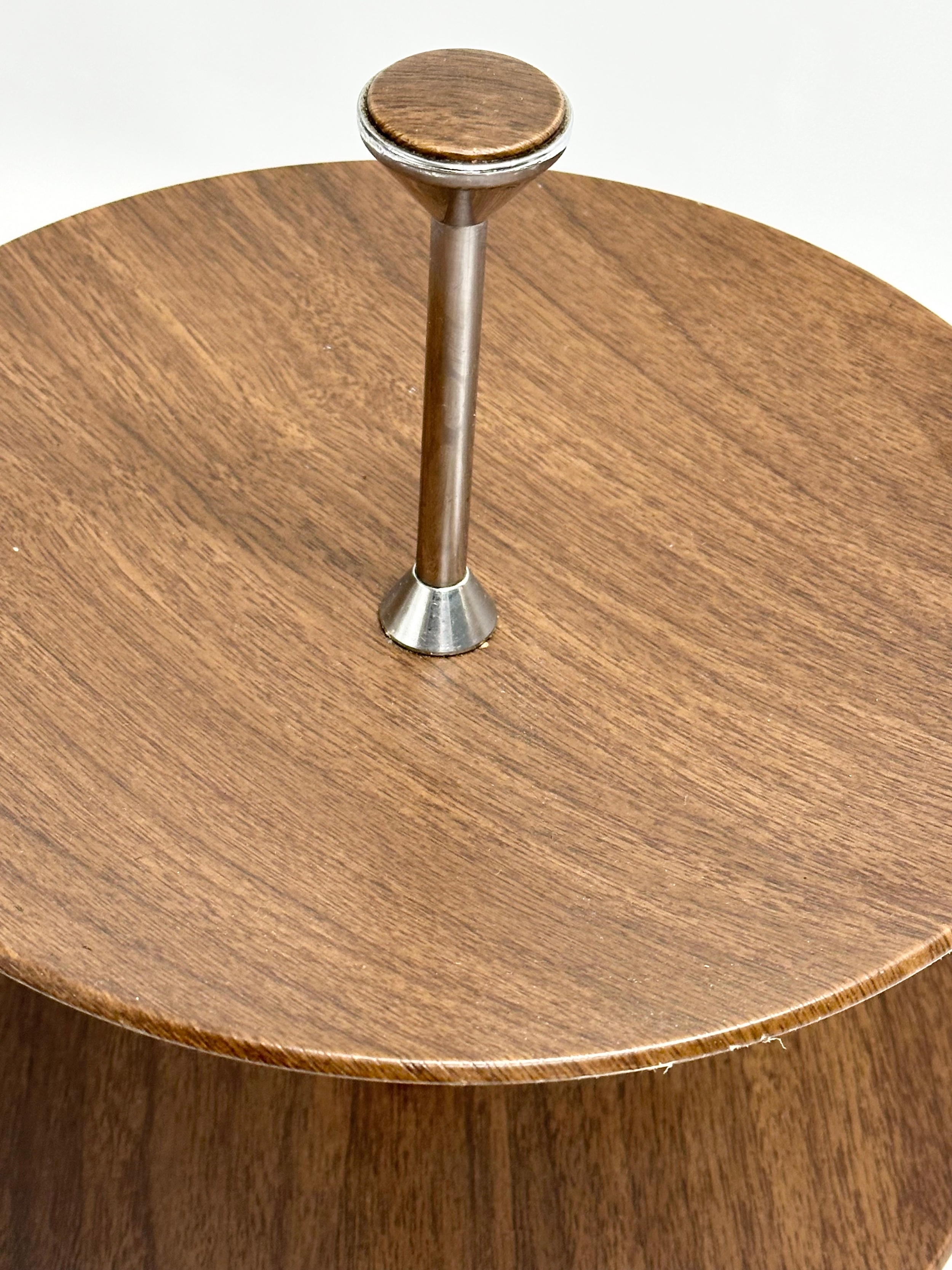 A Mid Century 2 tier cakestand. 25x25cm - Image 2 of 3