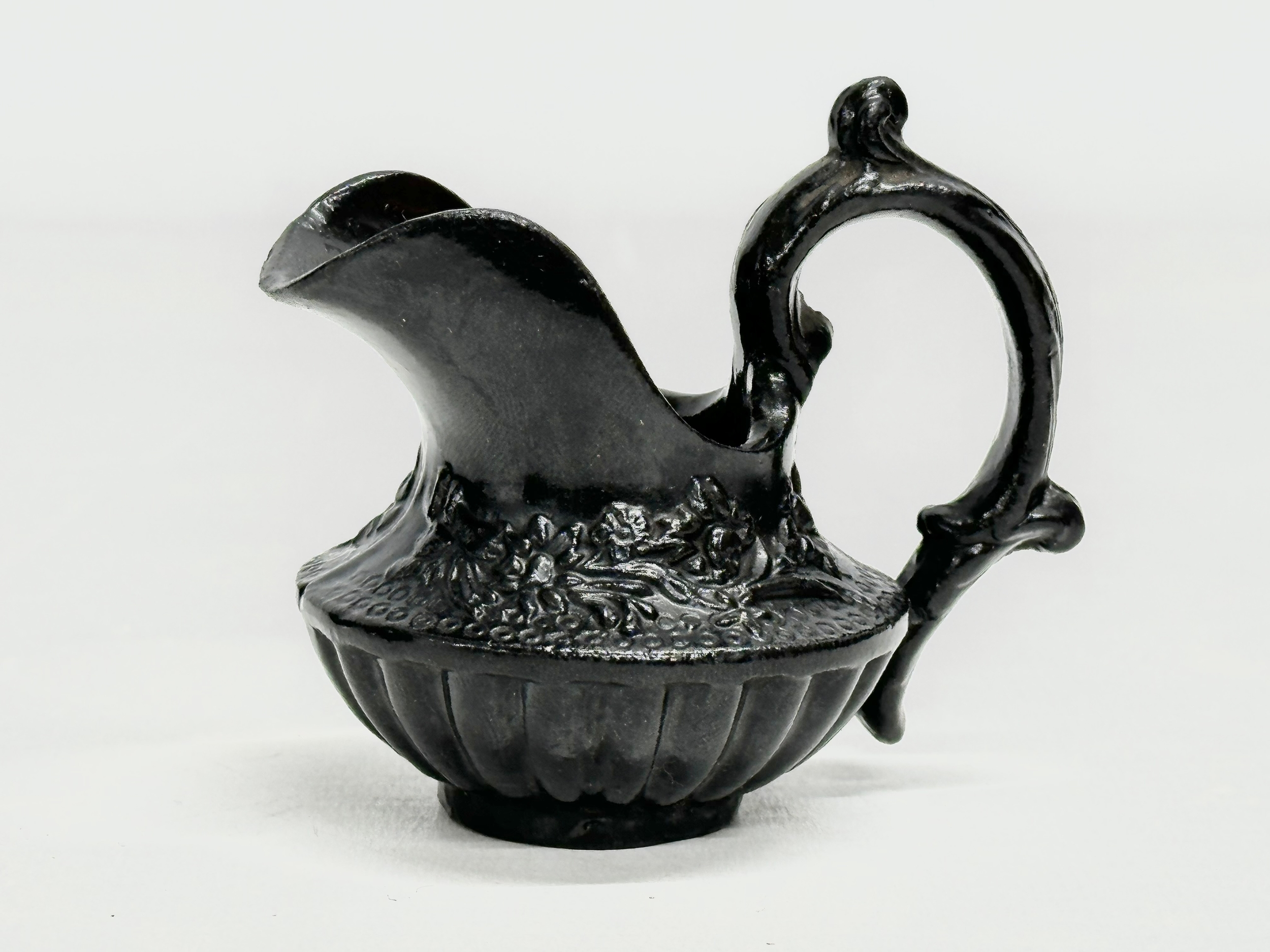 5 pieces of Late 18th/Early 19th Century English black basalt pottery. Sugar bowl with lid - Image 13 of 18