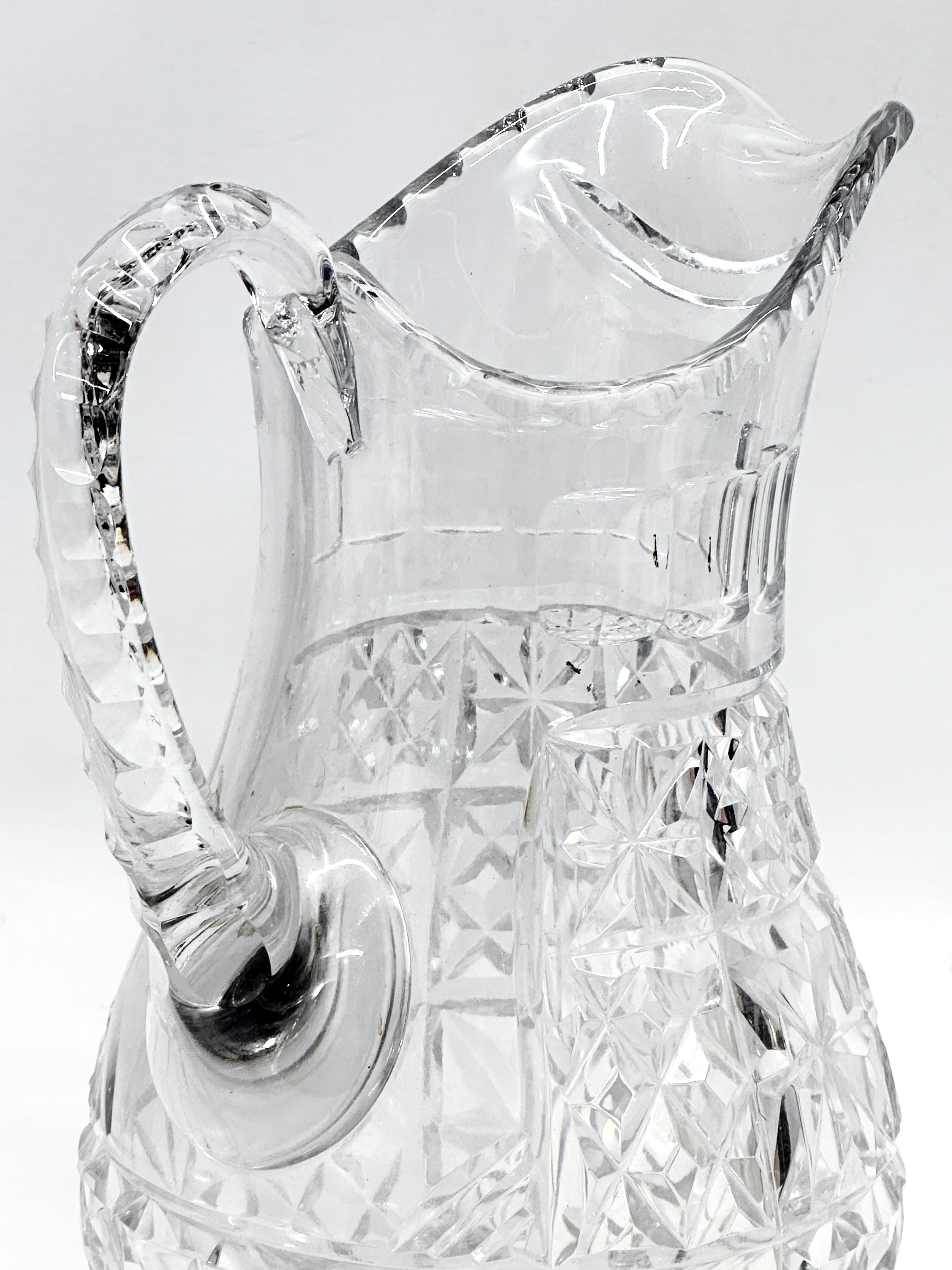 A Late 19th Century Victorian cut glass water jug. Circa 1890-1900. 26cm - Image 4 of 4